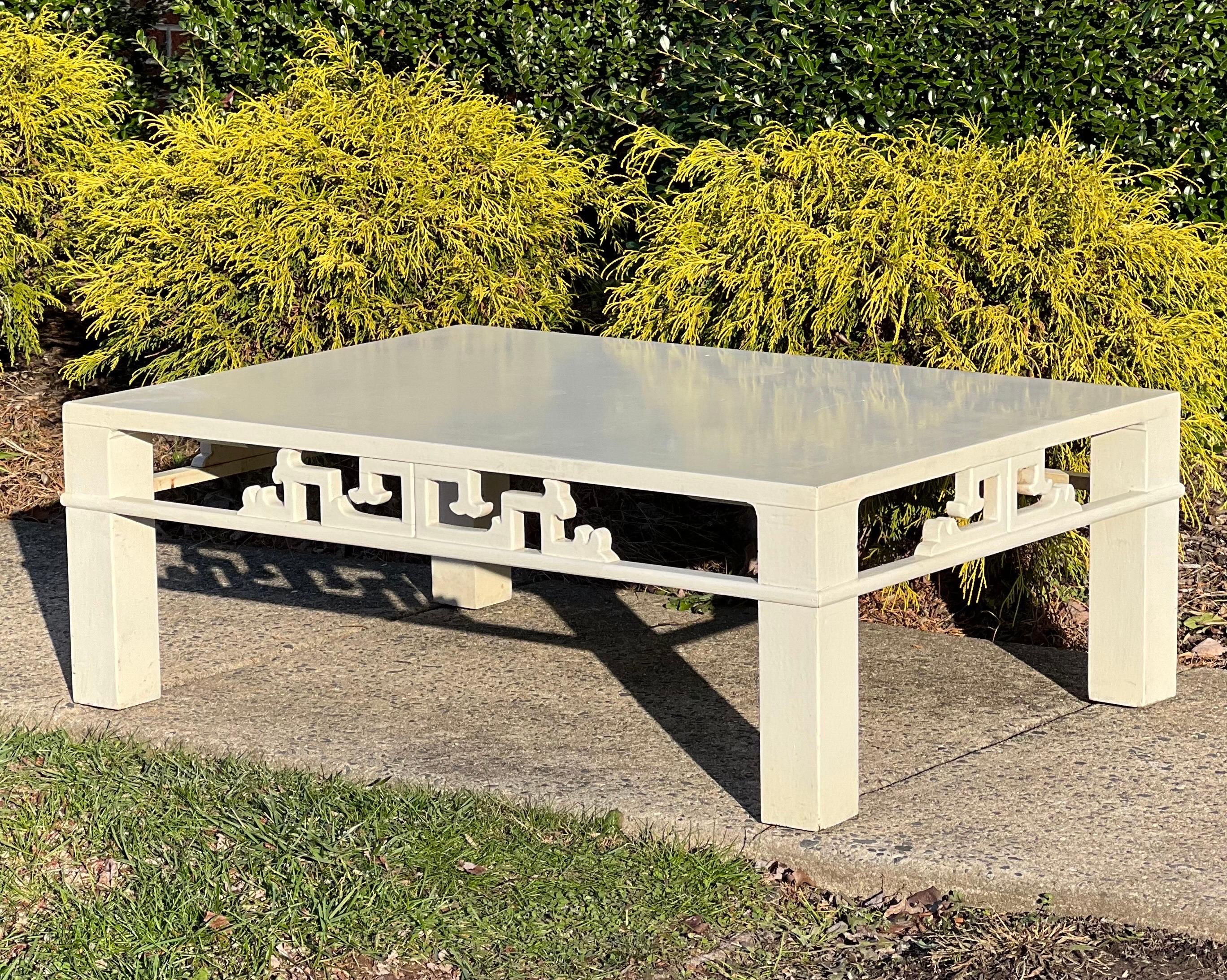 Table basse de style asiatique du milieu du siècle dernier Henredon en vente 6