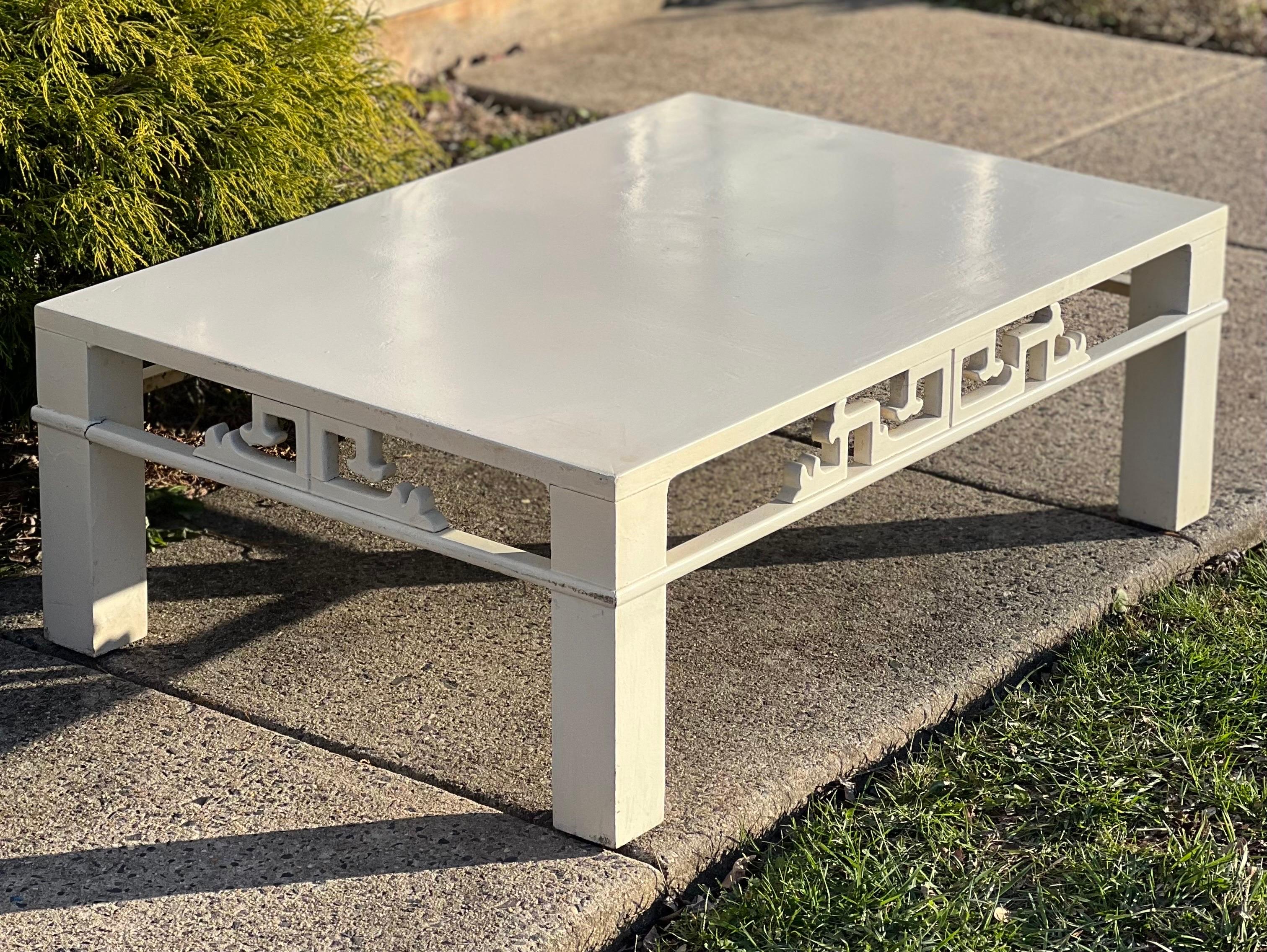 North American Mid Century Henredon Asian Style Coffee Table For Sale