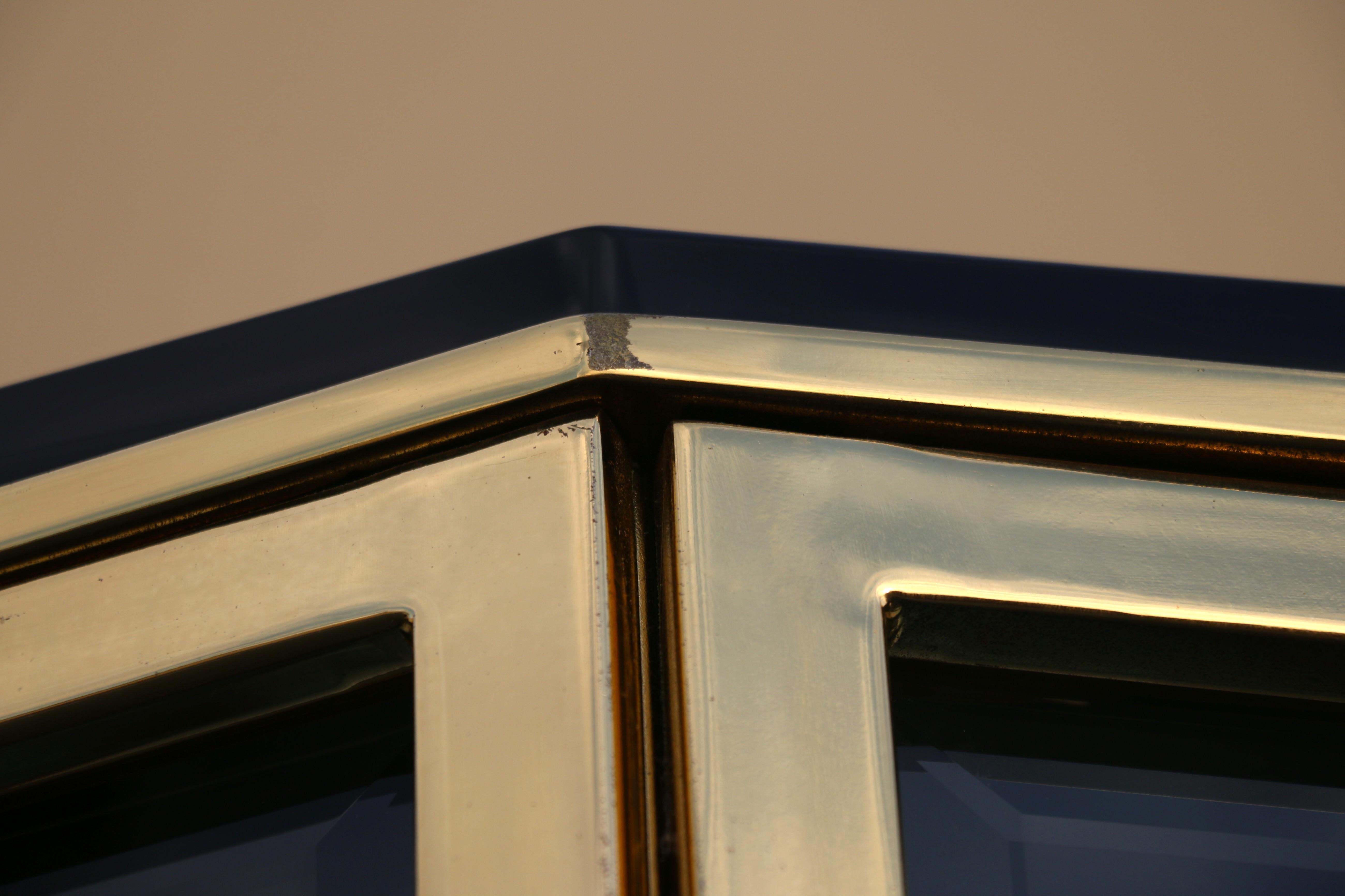 Vetrinette di metà secolo Henredon in lacca nera e vetro d'ottone in vendita 4