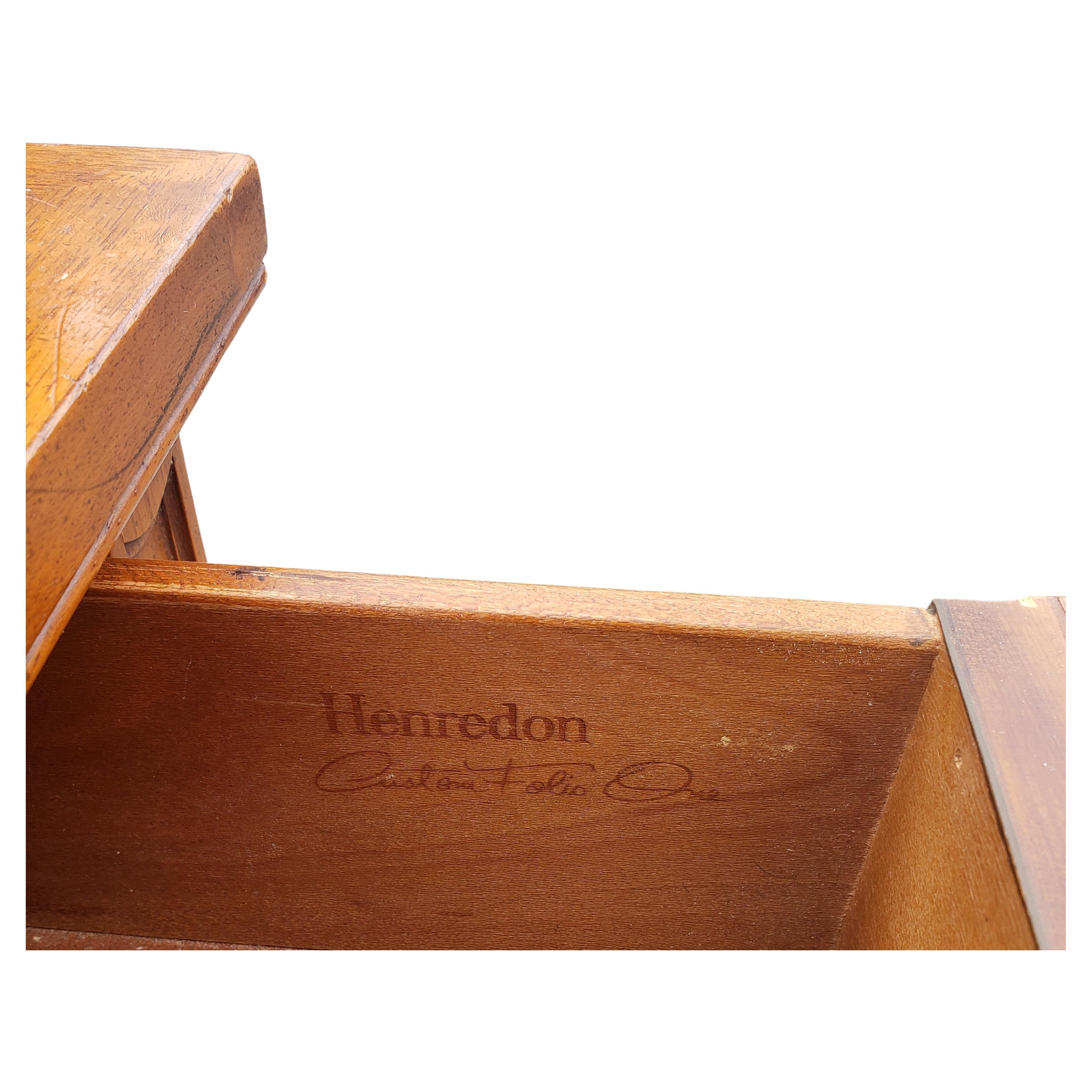 Mid-Century Henredon Custom Folio One Fruitwood Bedside Tables, a Pair For Sale 2