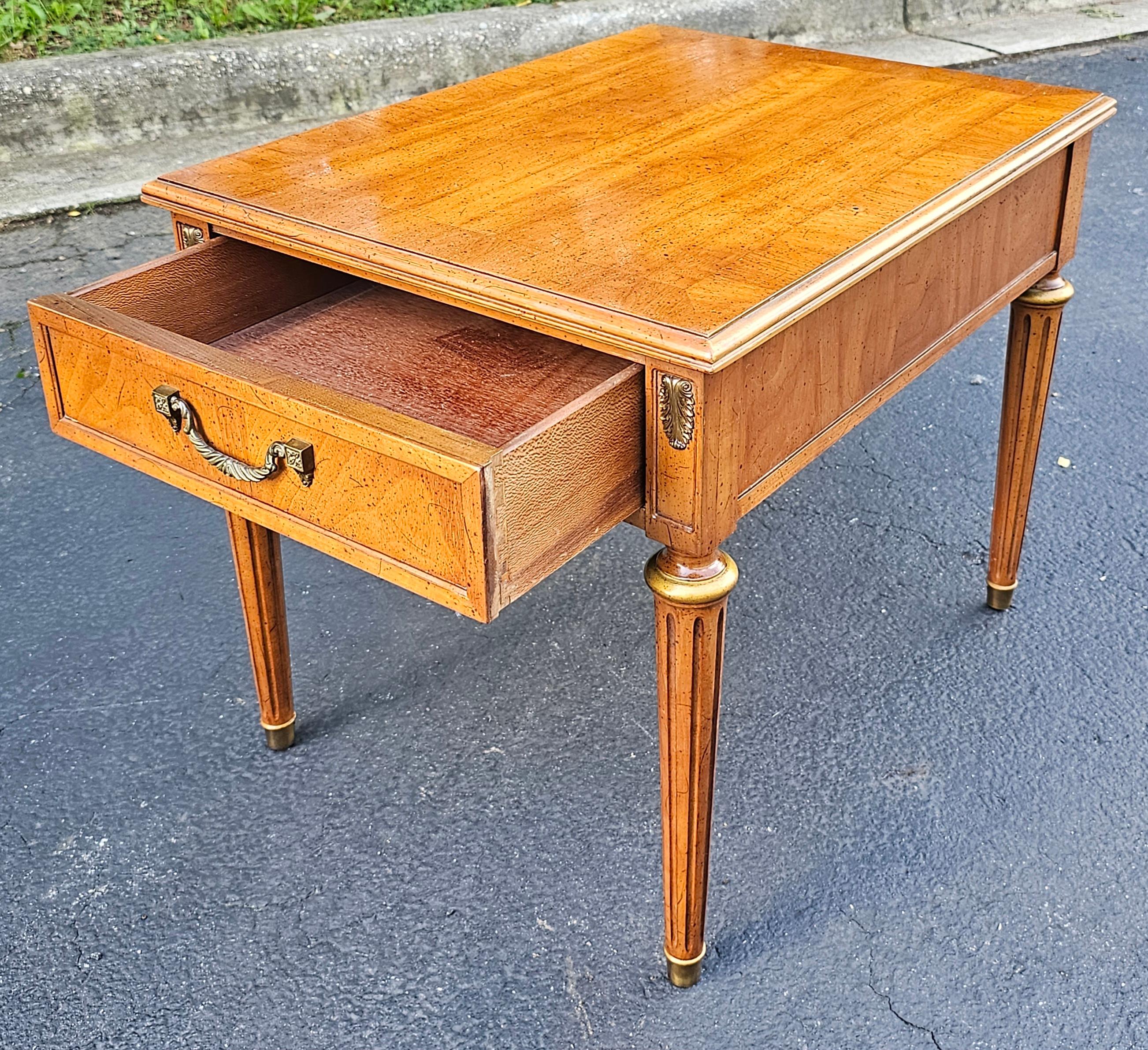 Mid-Century Henredon Fine Furniture Parcel Gilt Fruitwood & Brass Mount Tables For Sale 3