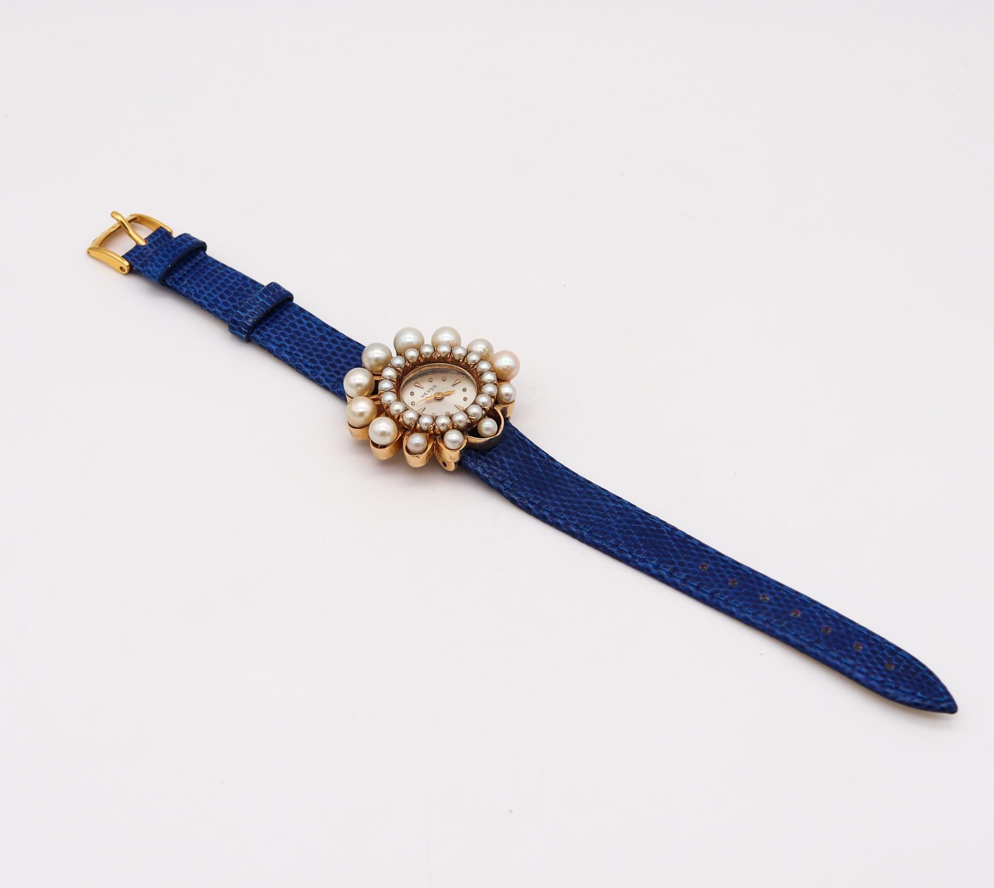 Moderne Montre-bracelet rétro Henso du milieu du siècle en or 14 carats avec perles graduées en vente