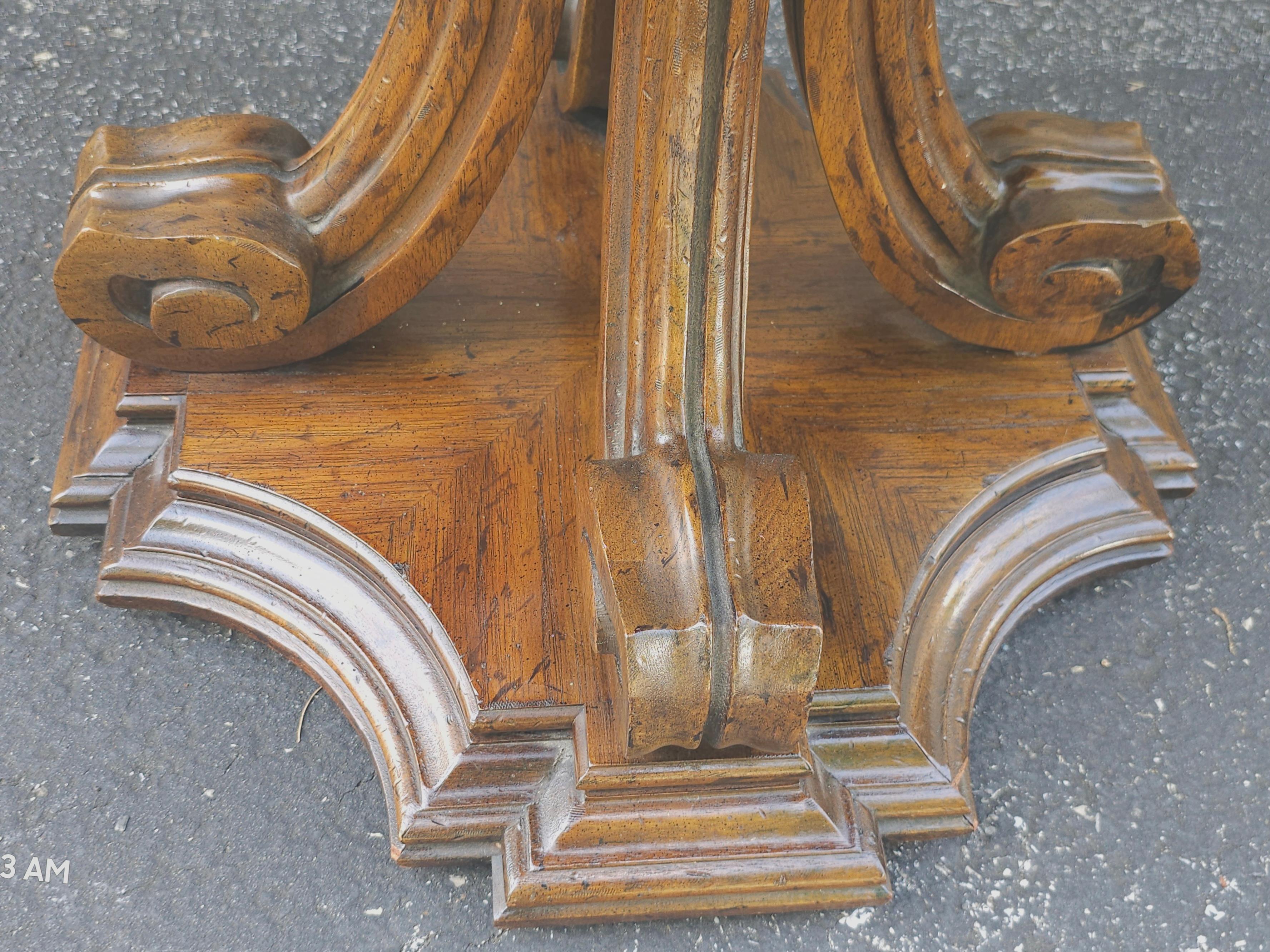 Mid-Century Heritage Wurzelholz Pedestal Beistelltisch im Zustand „Gut“ im Angebot in Germantown, MD