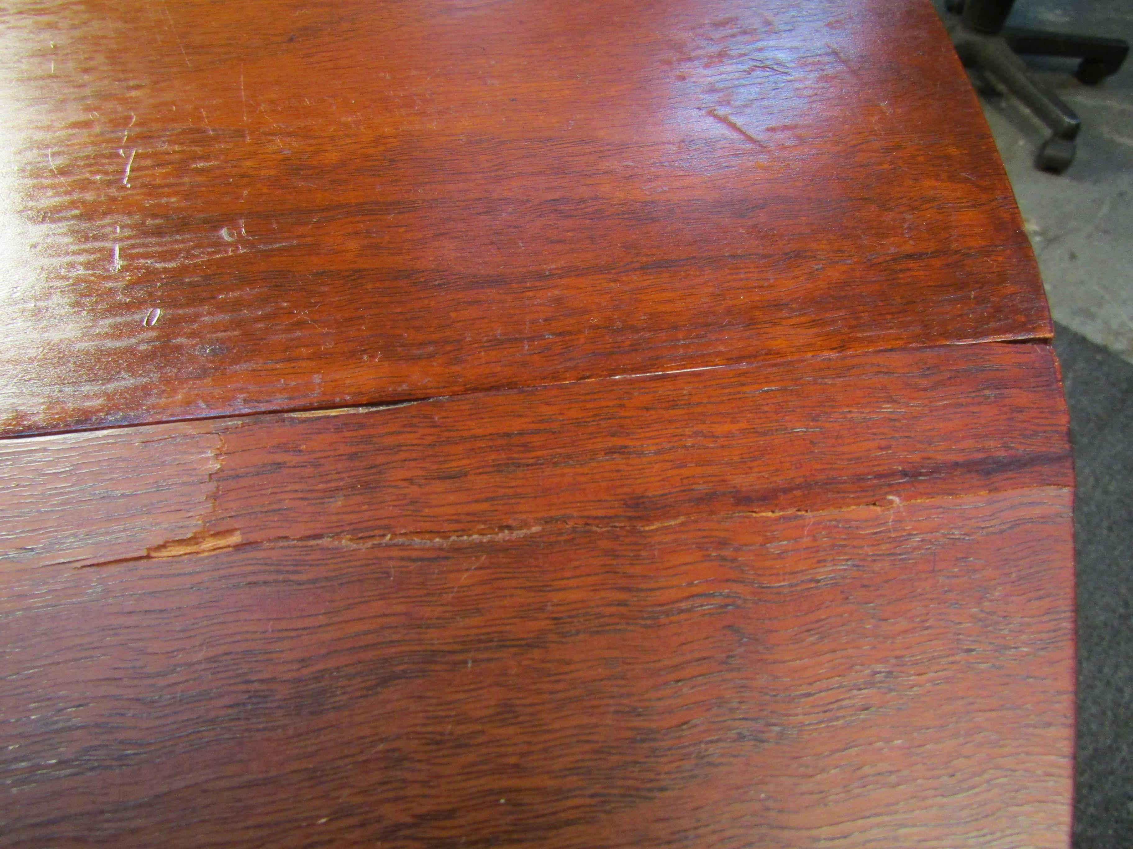Mid-Century Heritage-Henredon Walnut Drop Leaf Dining Table For Sale 4