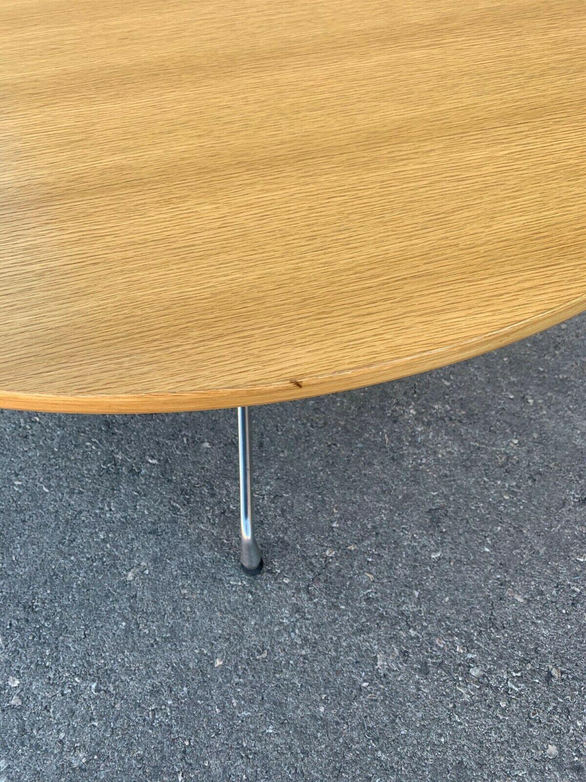 Mid Century Herman Miller Oak Eames Round Dining Table In Good Condition In Las Vegas, NV