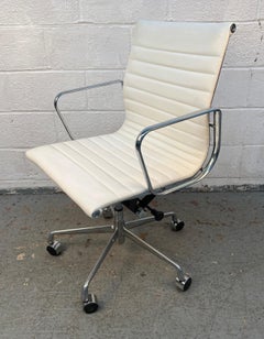 Mid-Century Herman Miller Style Rolling Office Chair