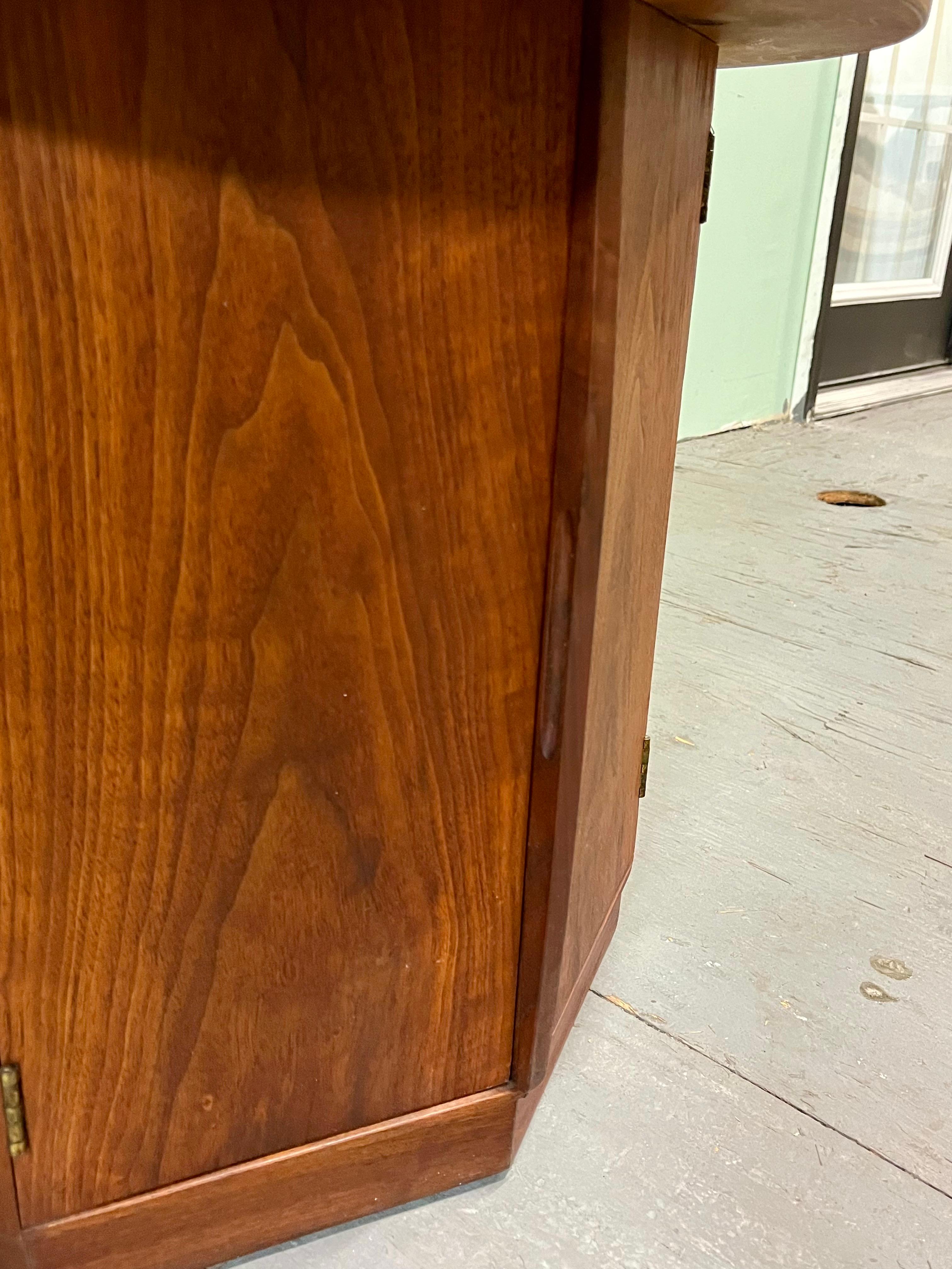 Mid-Century moderno Tavolino esagonale di metà secolo in vendita