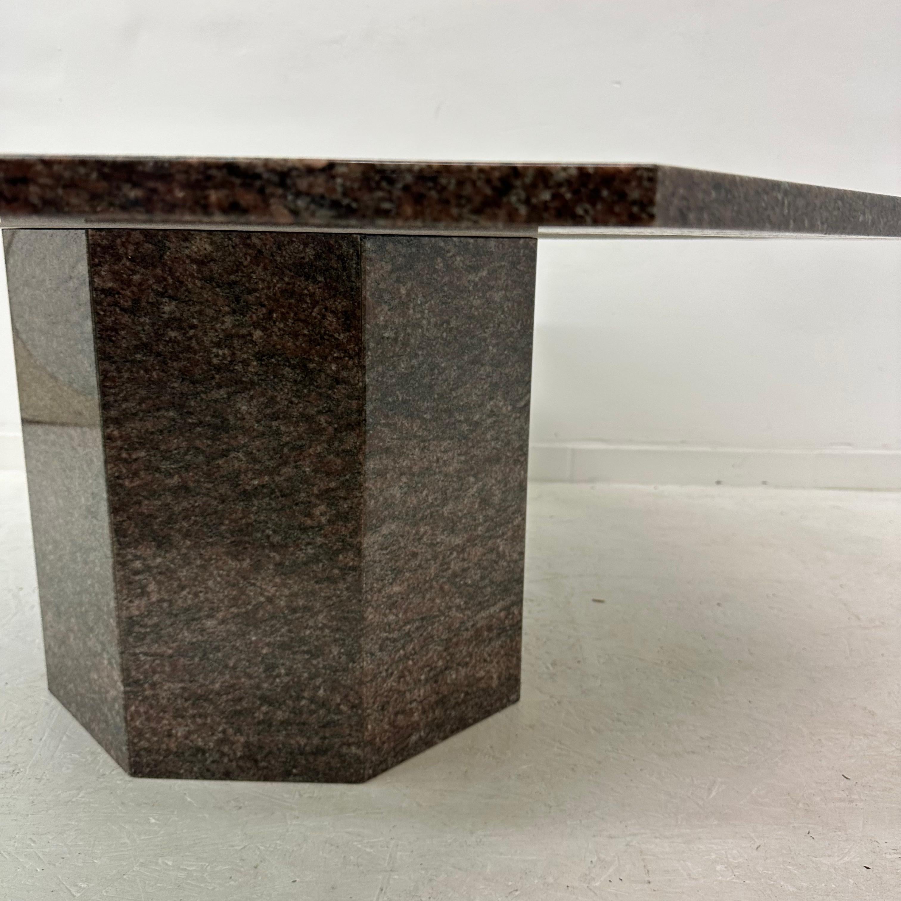 Sechseckiger Granit-Couchtisch aus der Mitte des Jahrhunderts, 1980er Jahre im Angebot 14