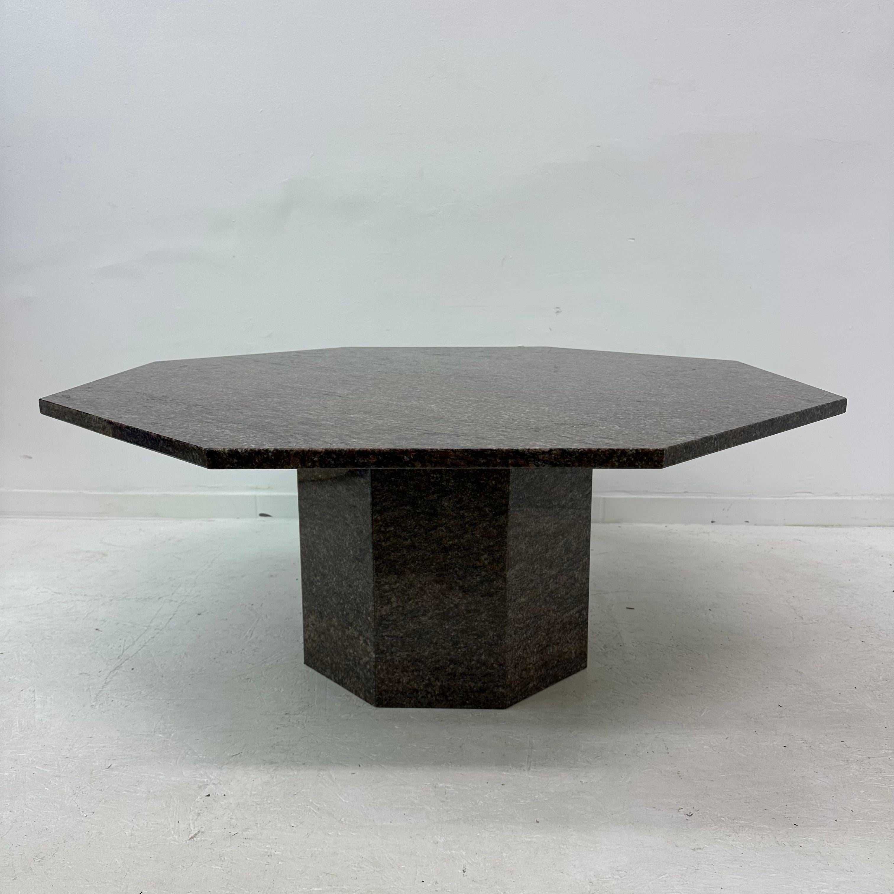 Mid century hexagonal granite coffee table, 1980’s In Good Condition For Sale In Delft, NL