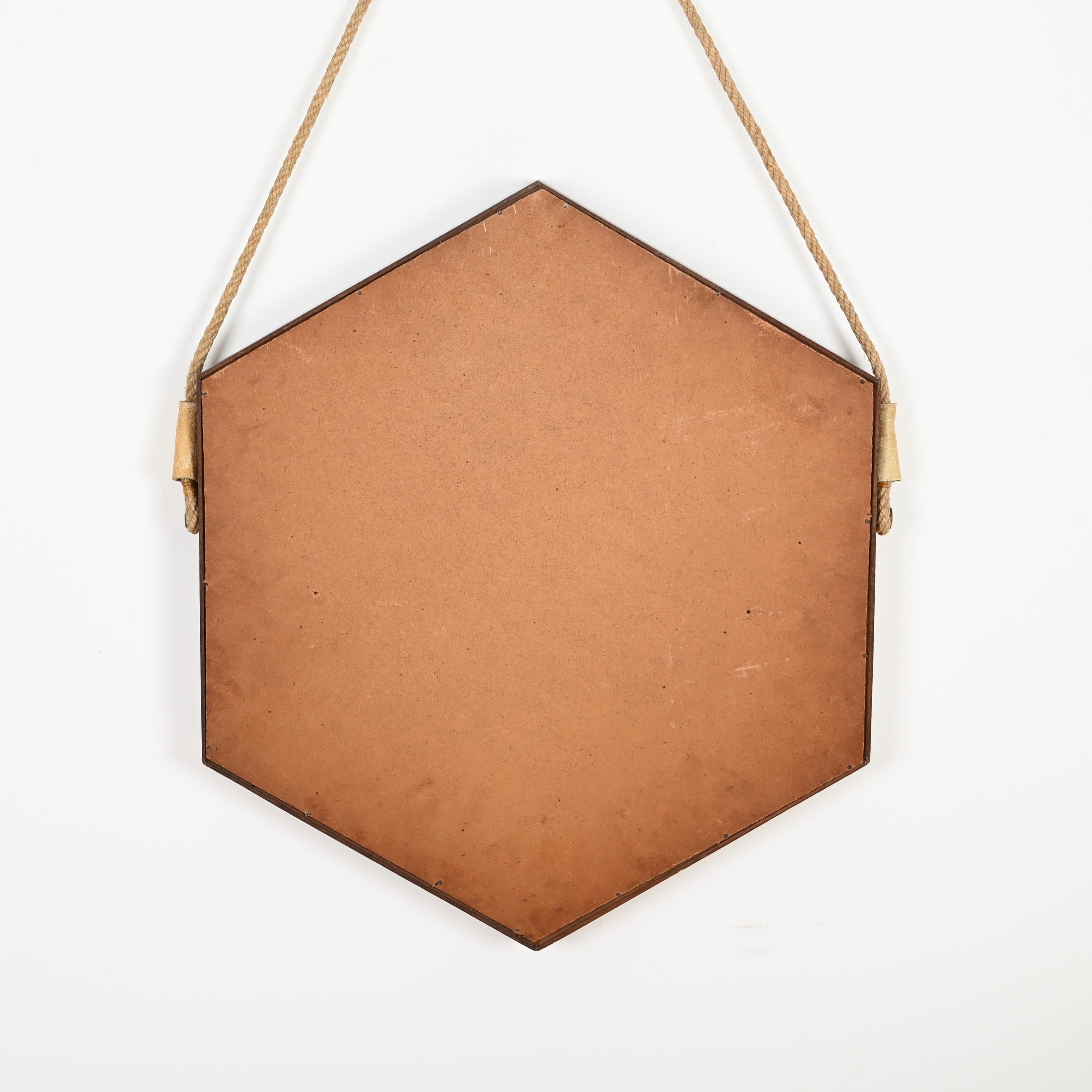 Miroir hexagonal du milieu du siècle dernier en teck et cuir par Campo & Graffi, Italie, années 1960 en vente 1