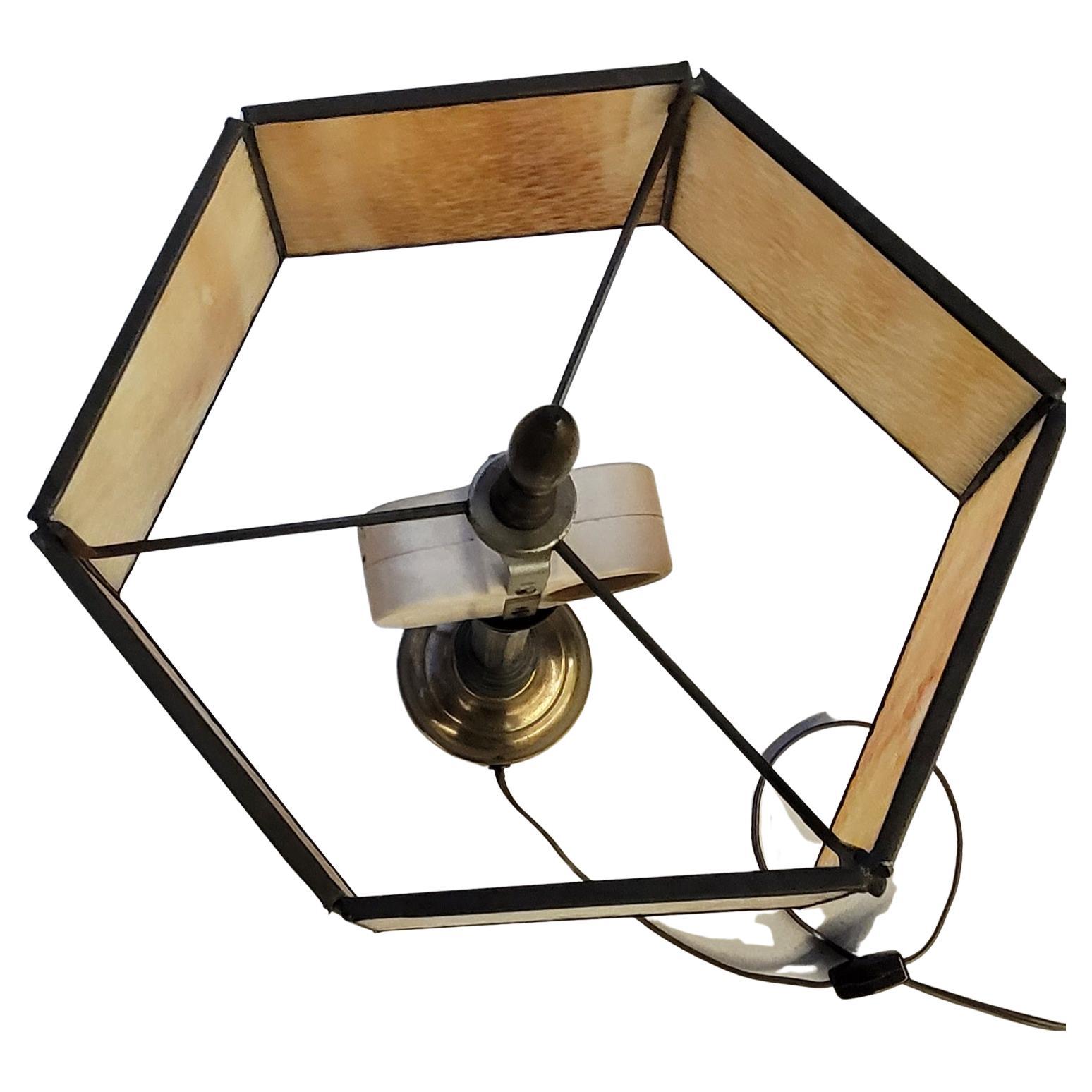 Sechseckige Schlackenglas-Tischlampe aus der Mitte des Jahrhunderts (Moderne der Mitte des Jahrhunderts)
