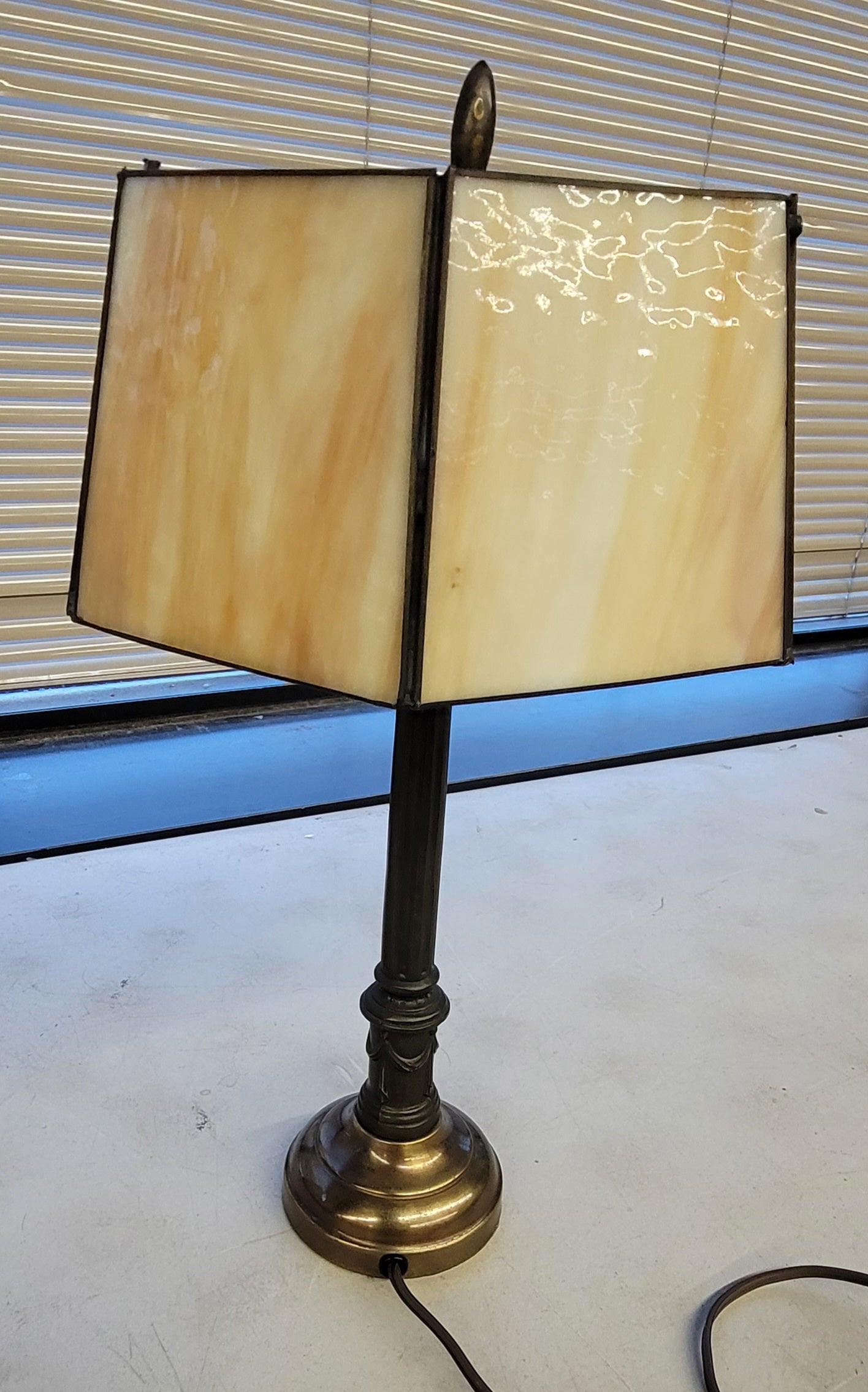 Mid-Century Modern Mid-Century Hexagonal Slag Glass Table Lamp