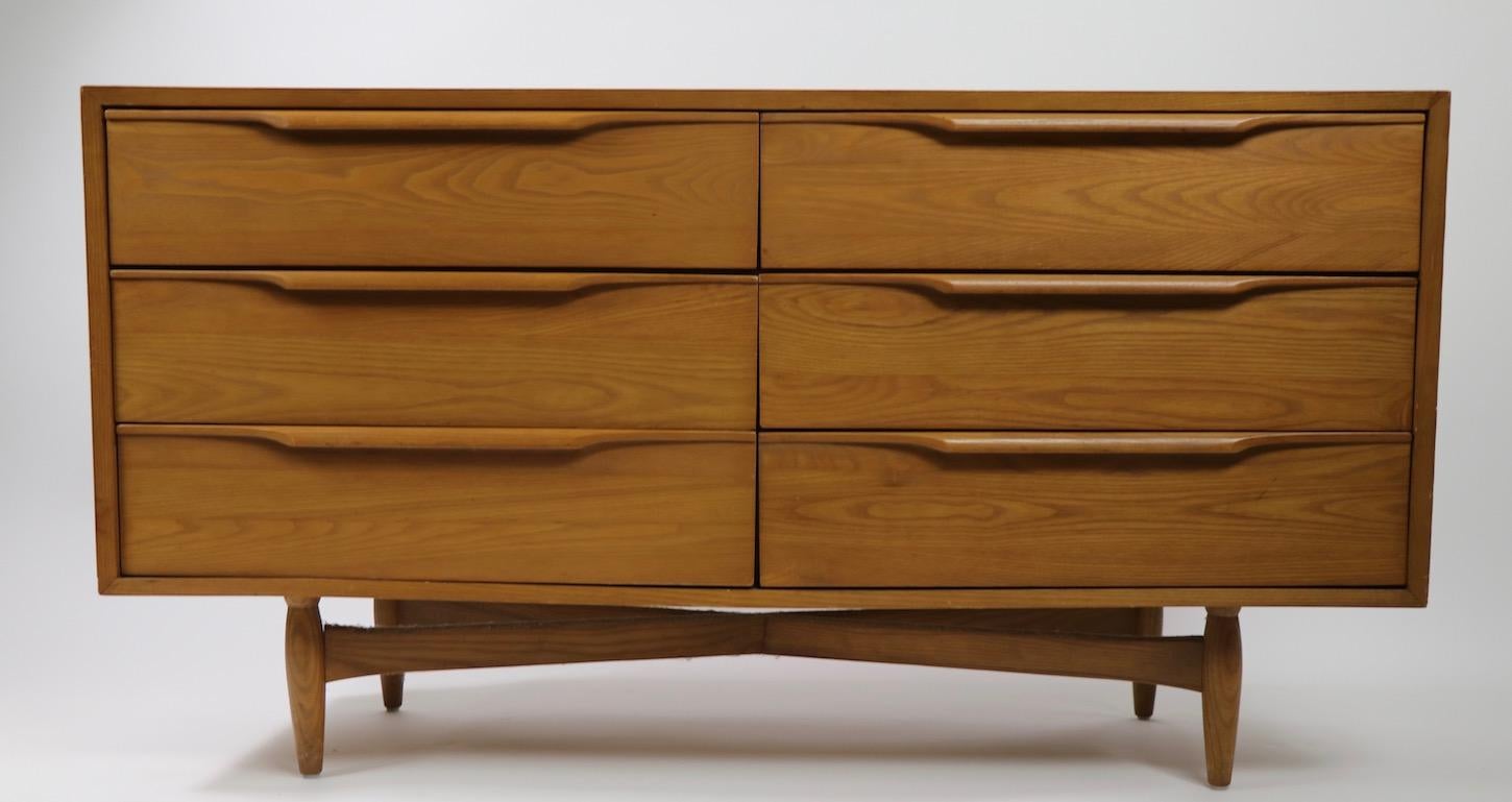 Mid-Century Modern Mid Century Heywood Wakefield Danish Modern Style Dresser