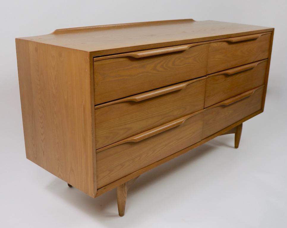 Mid Century Heywood Wakefield Danish Modern Style Dresser In Good Condition In New York, NY