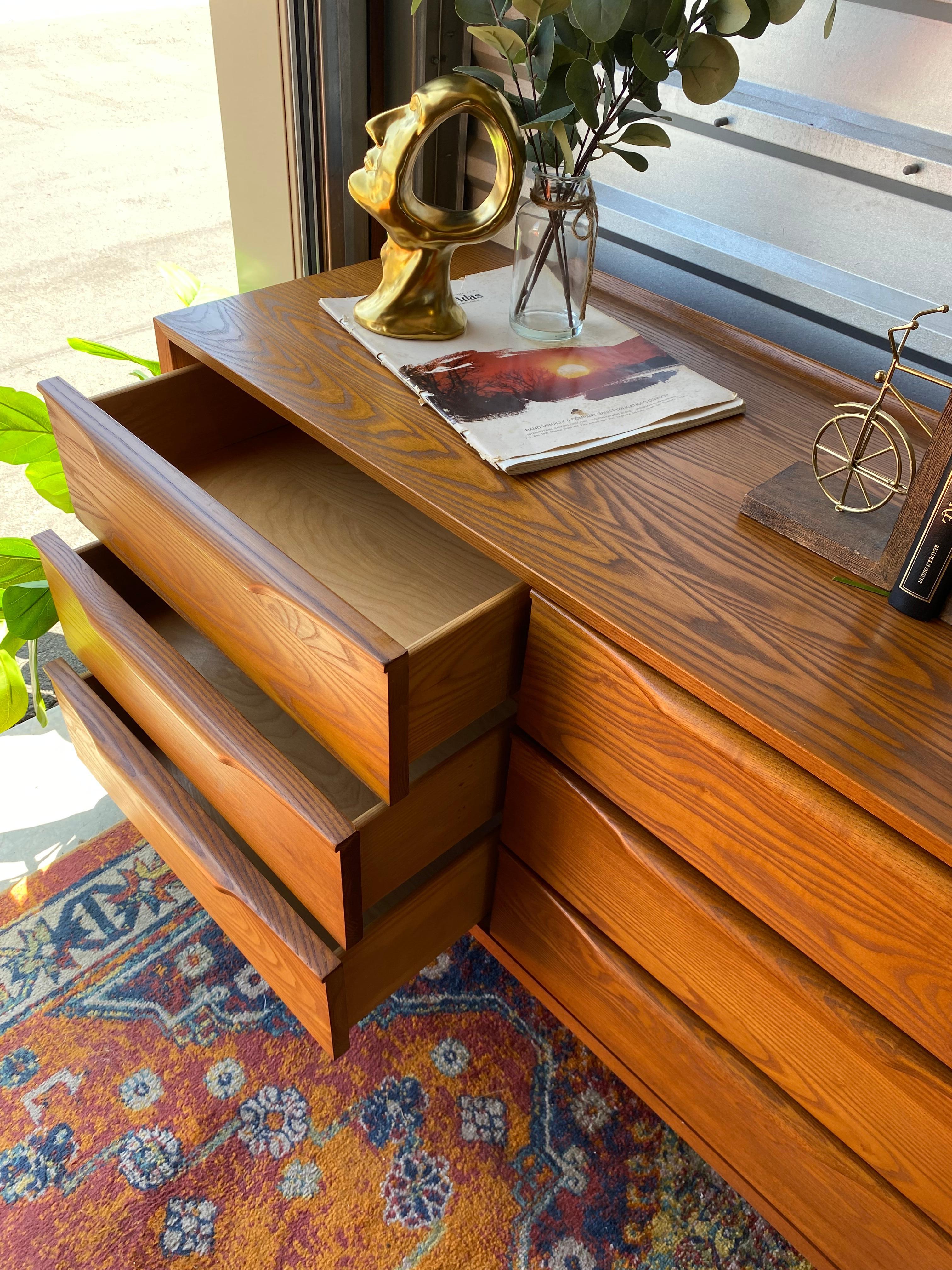 Midcentury Heywood Wakefield Dresser Credenza In Good Condition In Spring Valley, CA