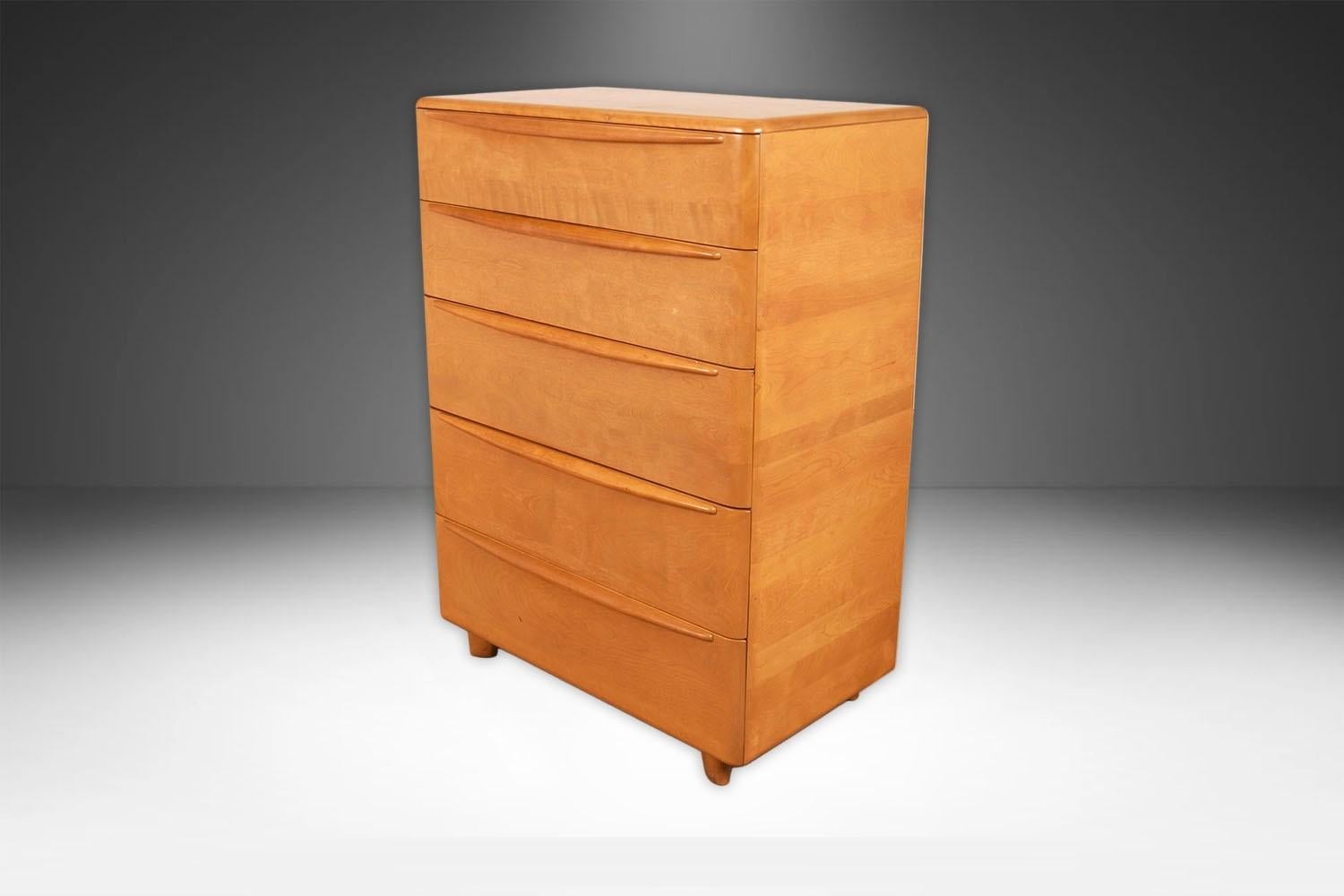 Cómoda Highboy Mid Century Heywood Wakefield en Bastante bueno estado para la venta en Baltimore, MD