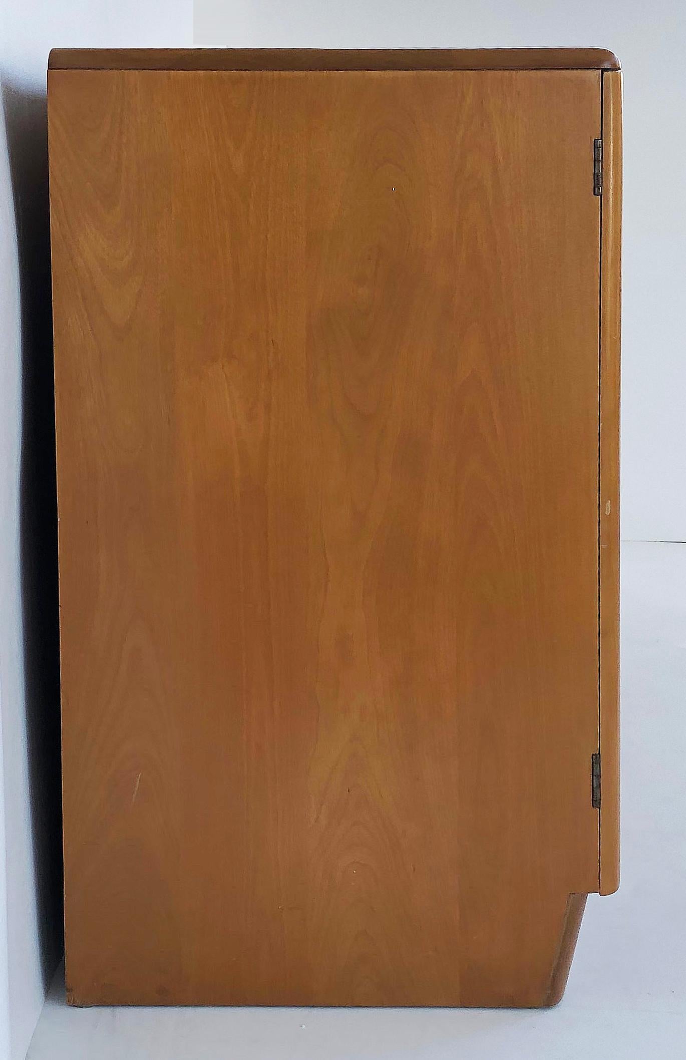 Mid-Century Heywood-Wakefield Hutch on Credenza, 1950s In Good Condition For Sale In Miami, FL