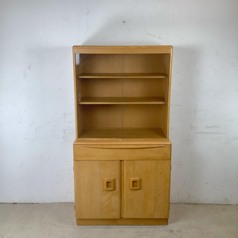 チェスト・キャビネット 60s Heywood cabinet Mid-Century Heywood-Wakefield M 175 Display Cabinet in Wheat at