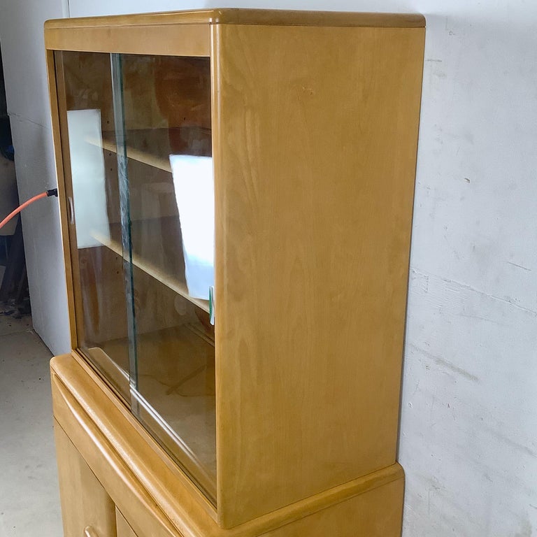 Mid-Century Heywood-Wakefield M 175 Display Cabinet in Wheat at