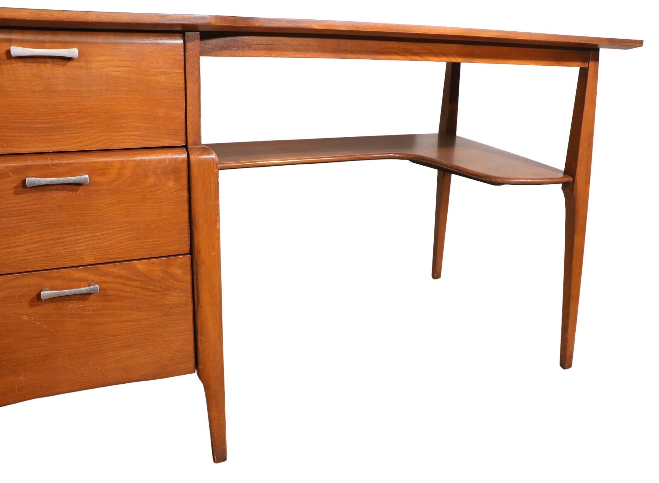 Mid-Century Modern Mid Century Heywood Wakefield Prophecy Desk and Chair c. 1960's For Sale