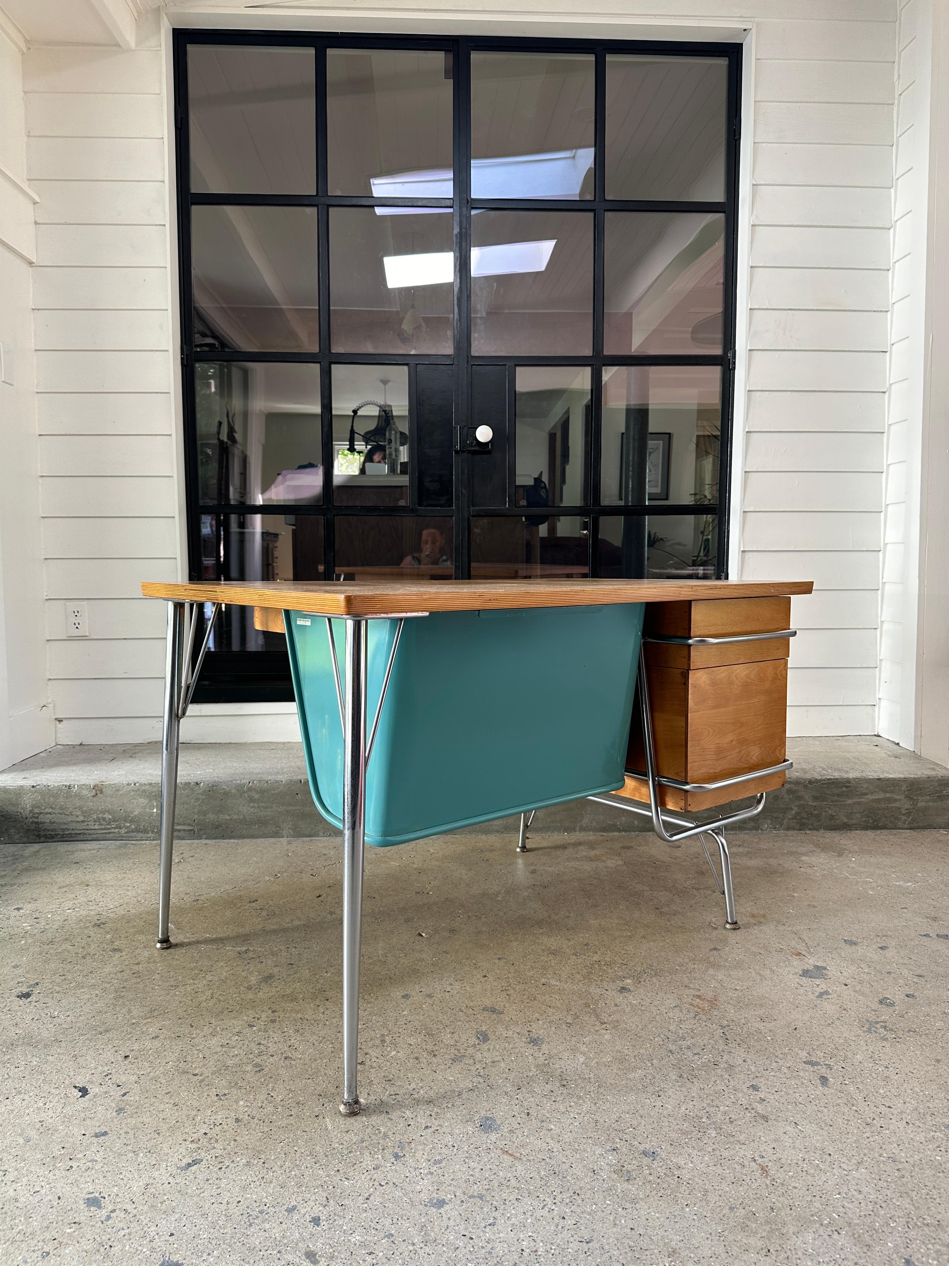 Mid Century Heywood Wakefield Trimline desk by Kem Weber design 2