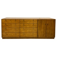 Hickory-Schlafzimmerkommode aus der Mitte des Jahrhunderts
