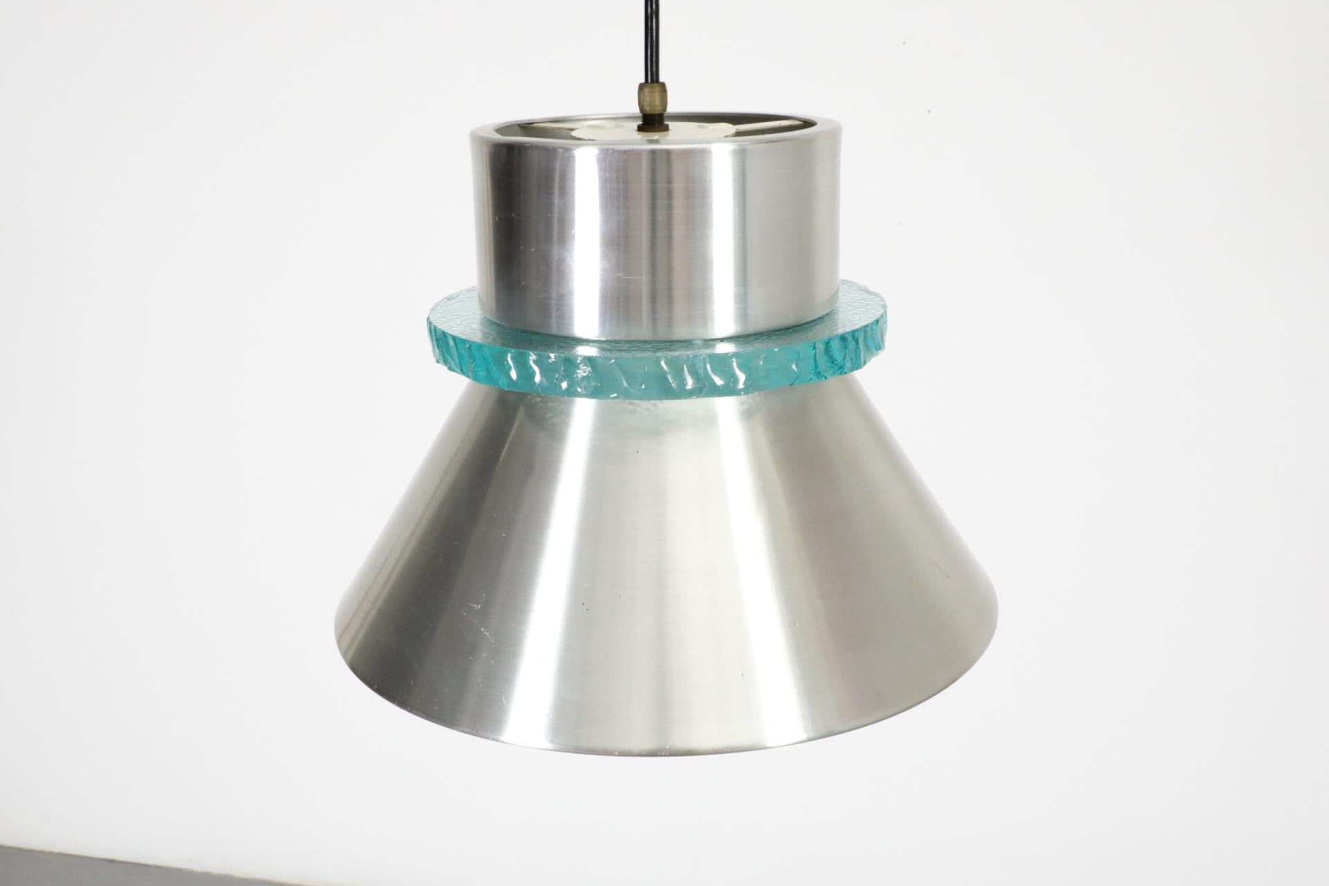 Hiemstra-Hängelampe aus der Mitte des Jahrhunderts mit dickem Glasring und gesponnenem Aluminiumschirm im Angebot 5