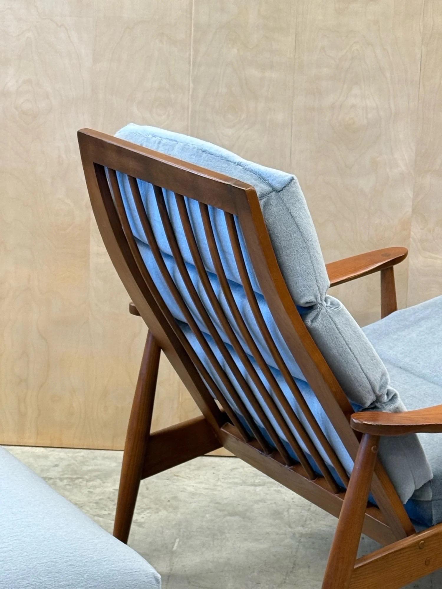 Fauteuil à dossier haut et ottoman du milieu du siècle par Heywood Wakefield en vente 6