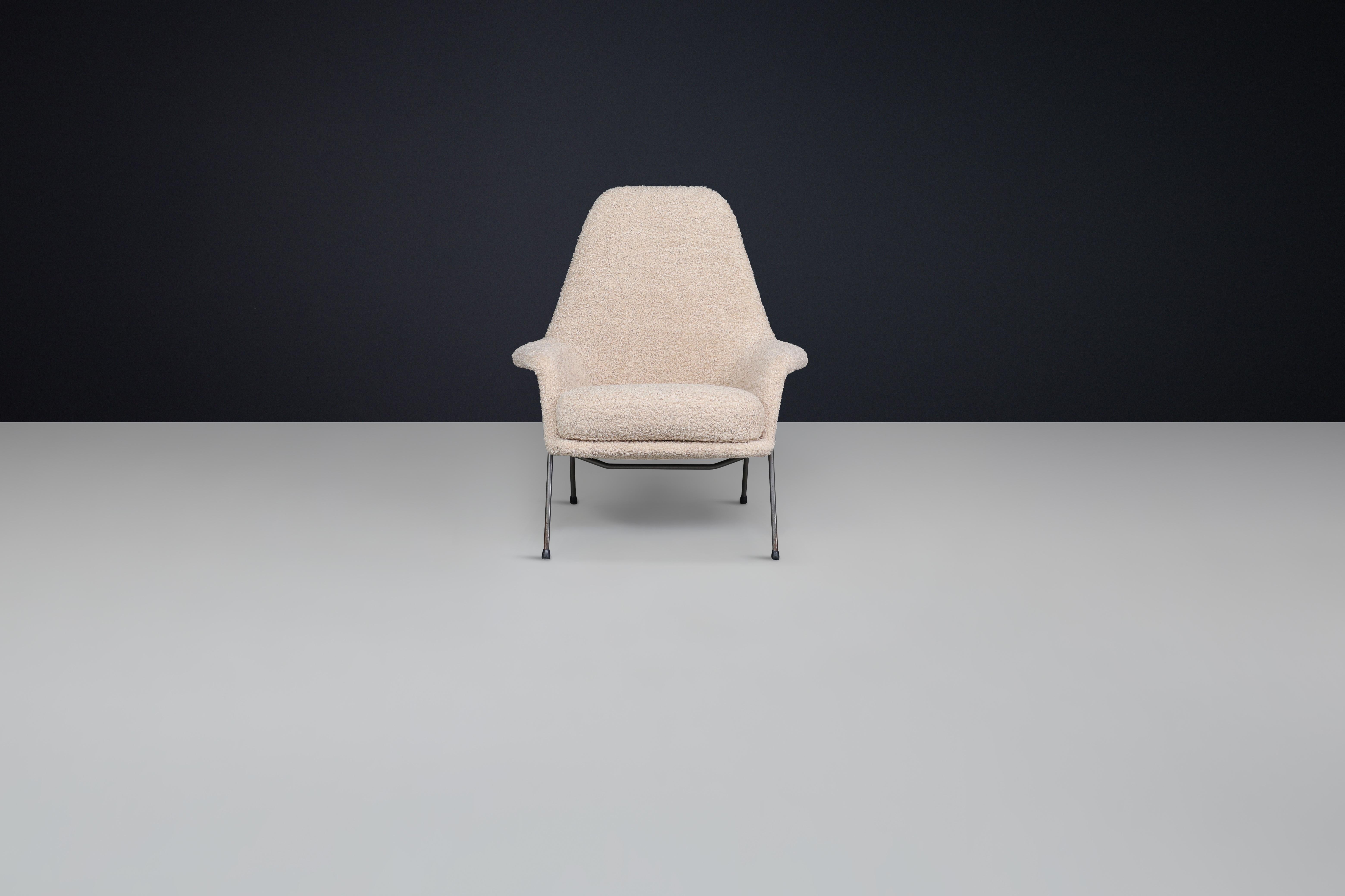 Mid-Century High Back Lounge Gentleman Chair in Teddy Upholstery The Netherlands In Good Condition For Sale In Almelo, NL