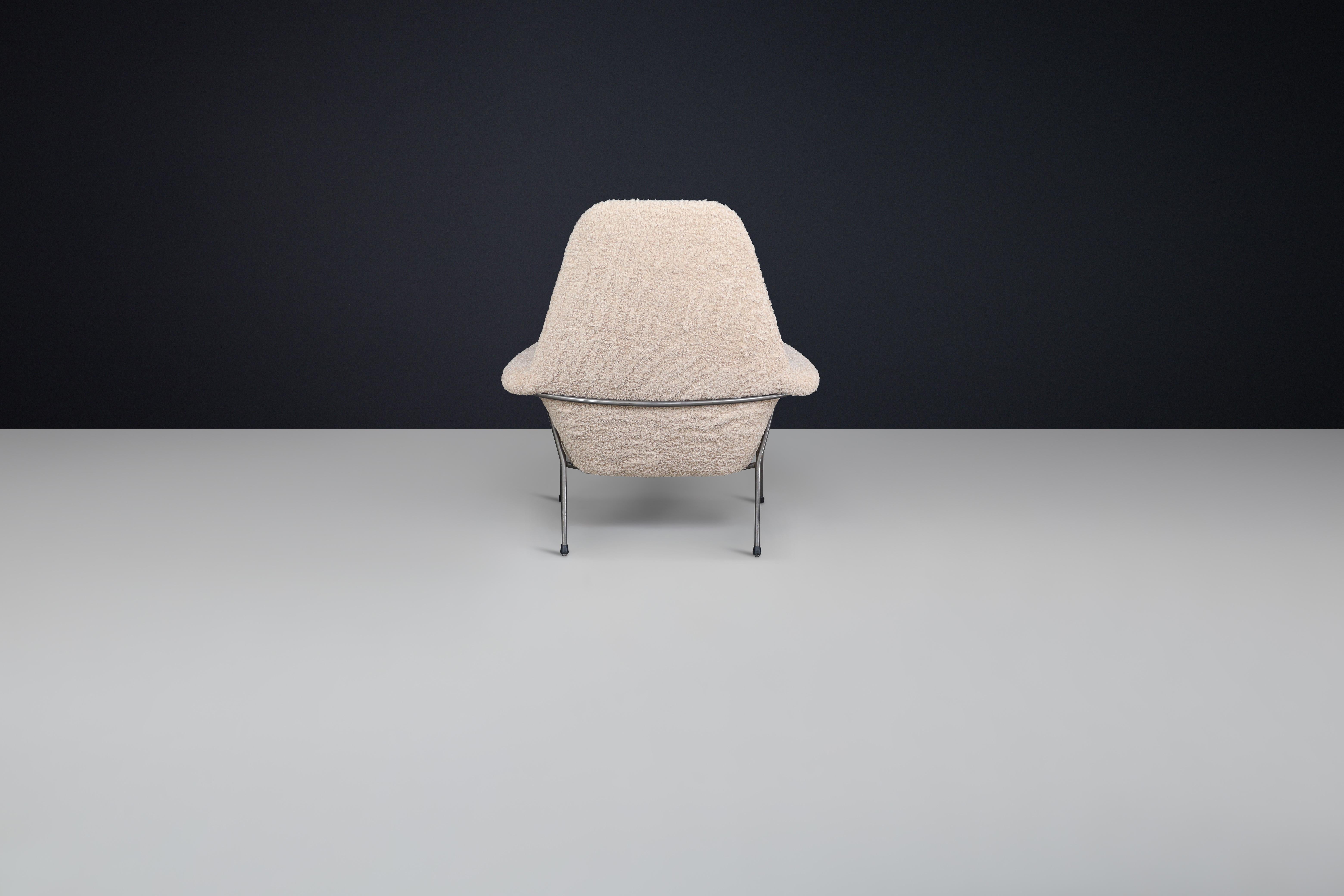 20th Century Mid-Century High Back Lounge Gentleman Chair in Teddy Upholstery The Netherlands For Sale