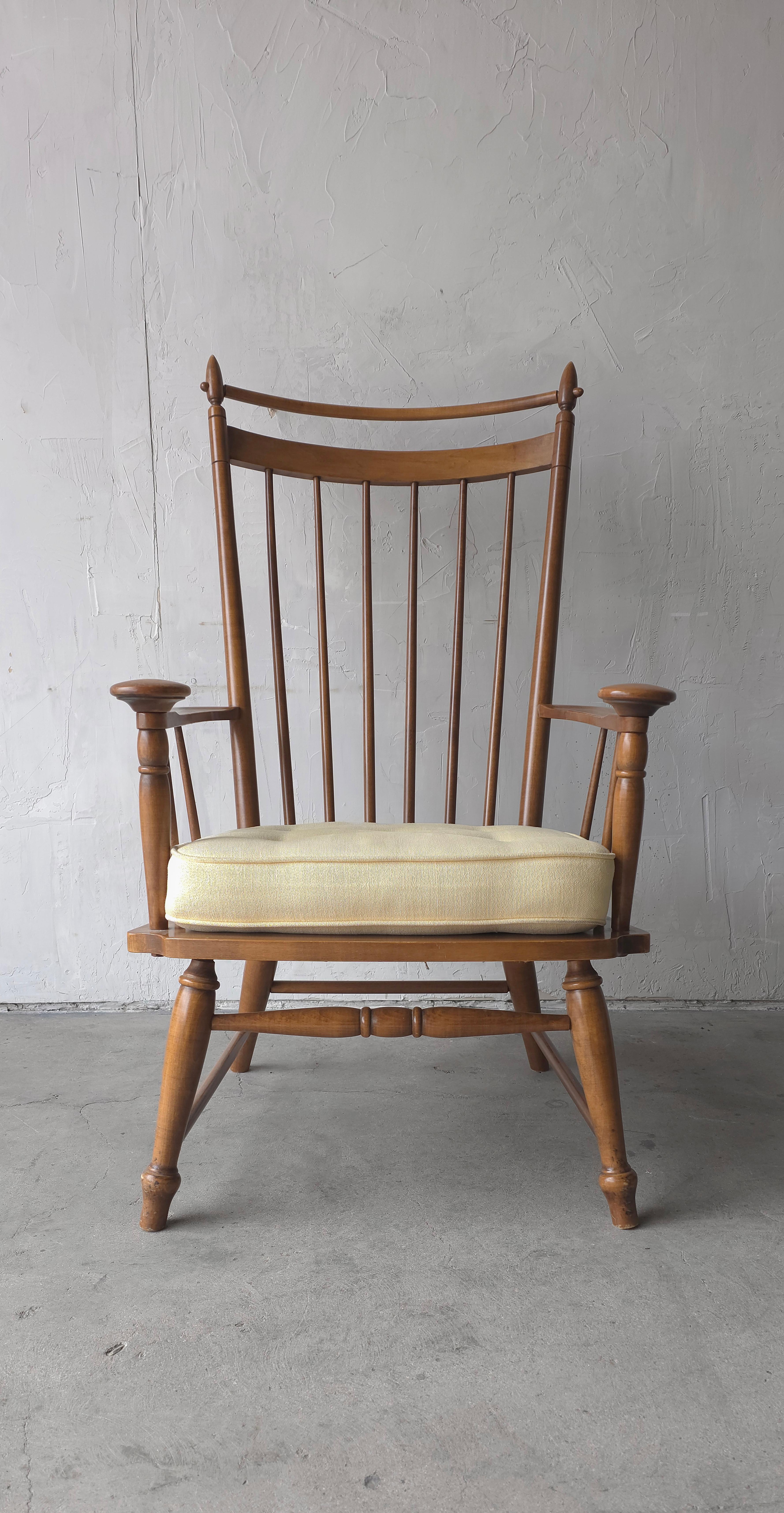 Silla Windsor con respaldo alto de mediados de siglo Moderno de mediados de siglo en venta