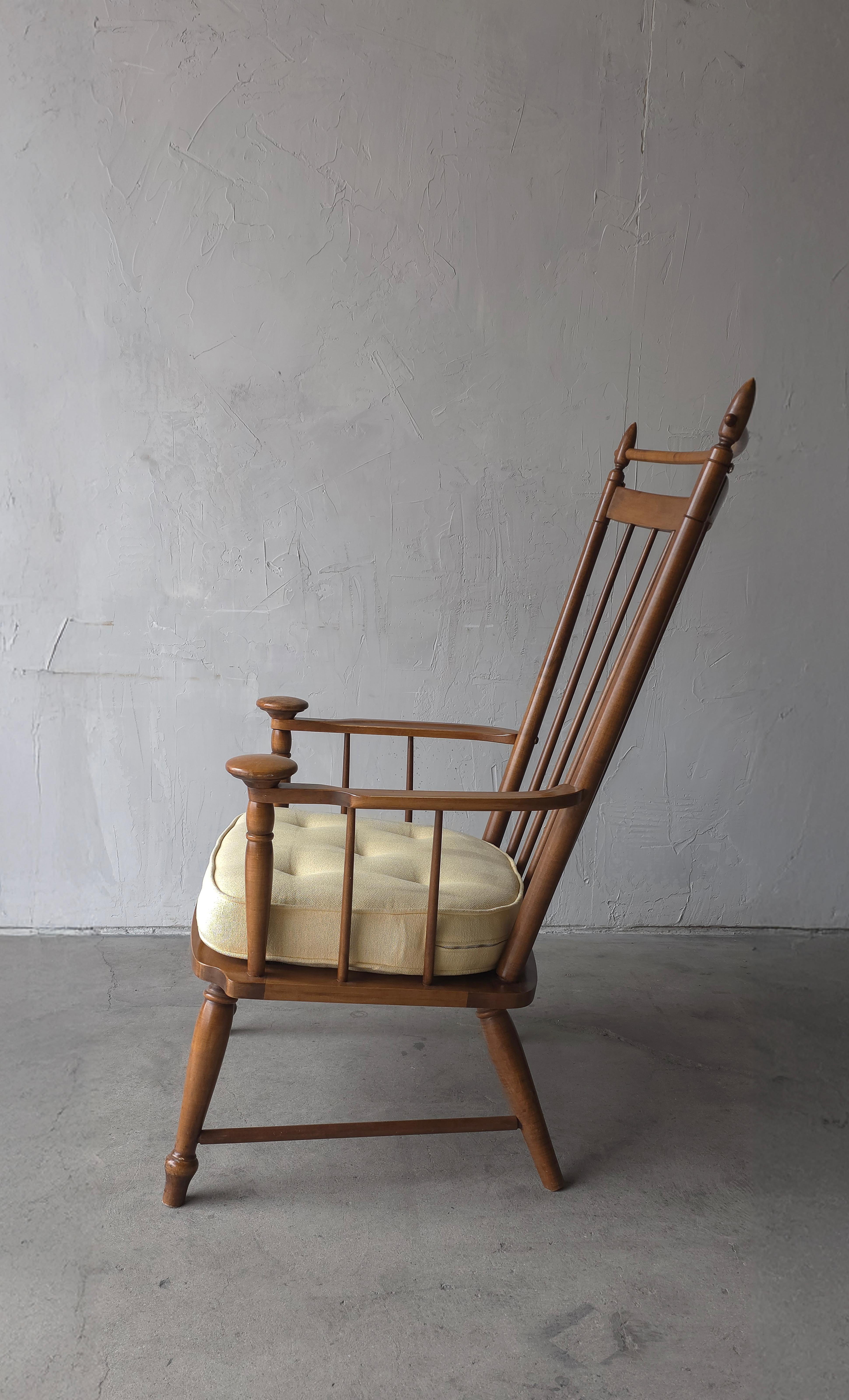 Silla Windsor con respaldo alto de mediados de siglo siglo XX en venta