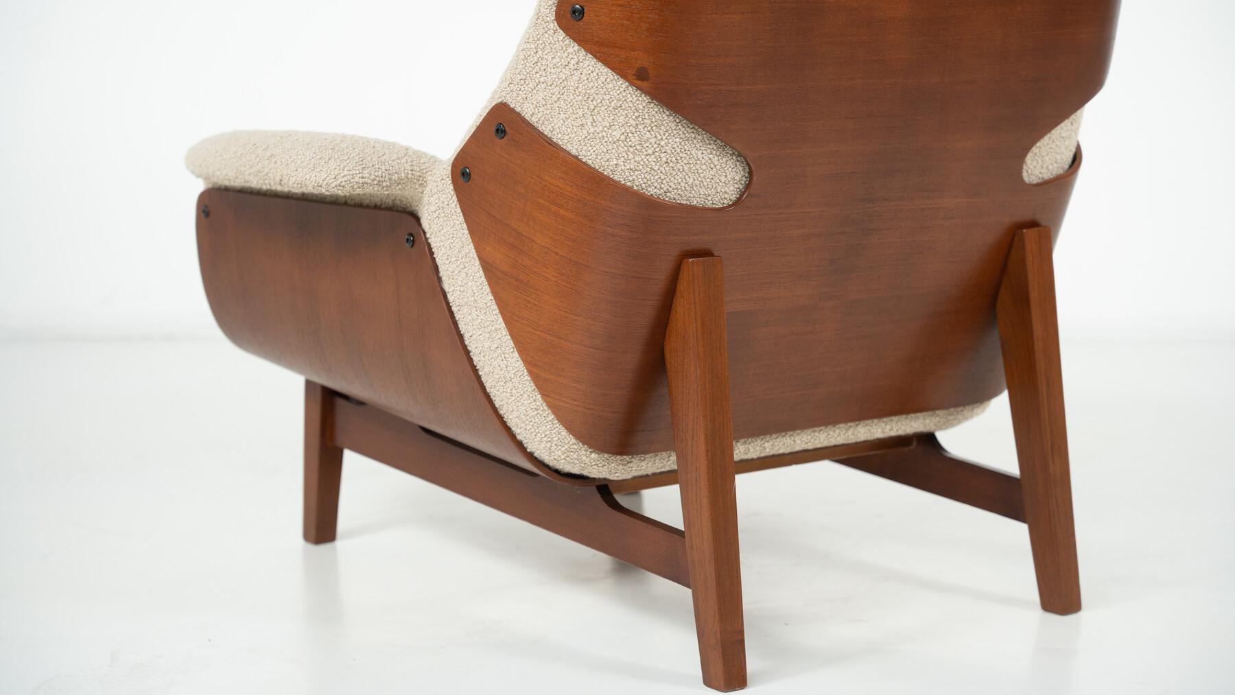 Mid-century Highback Armchair with Ottoman, 1960s - New upholstery en venta 10