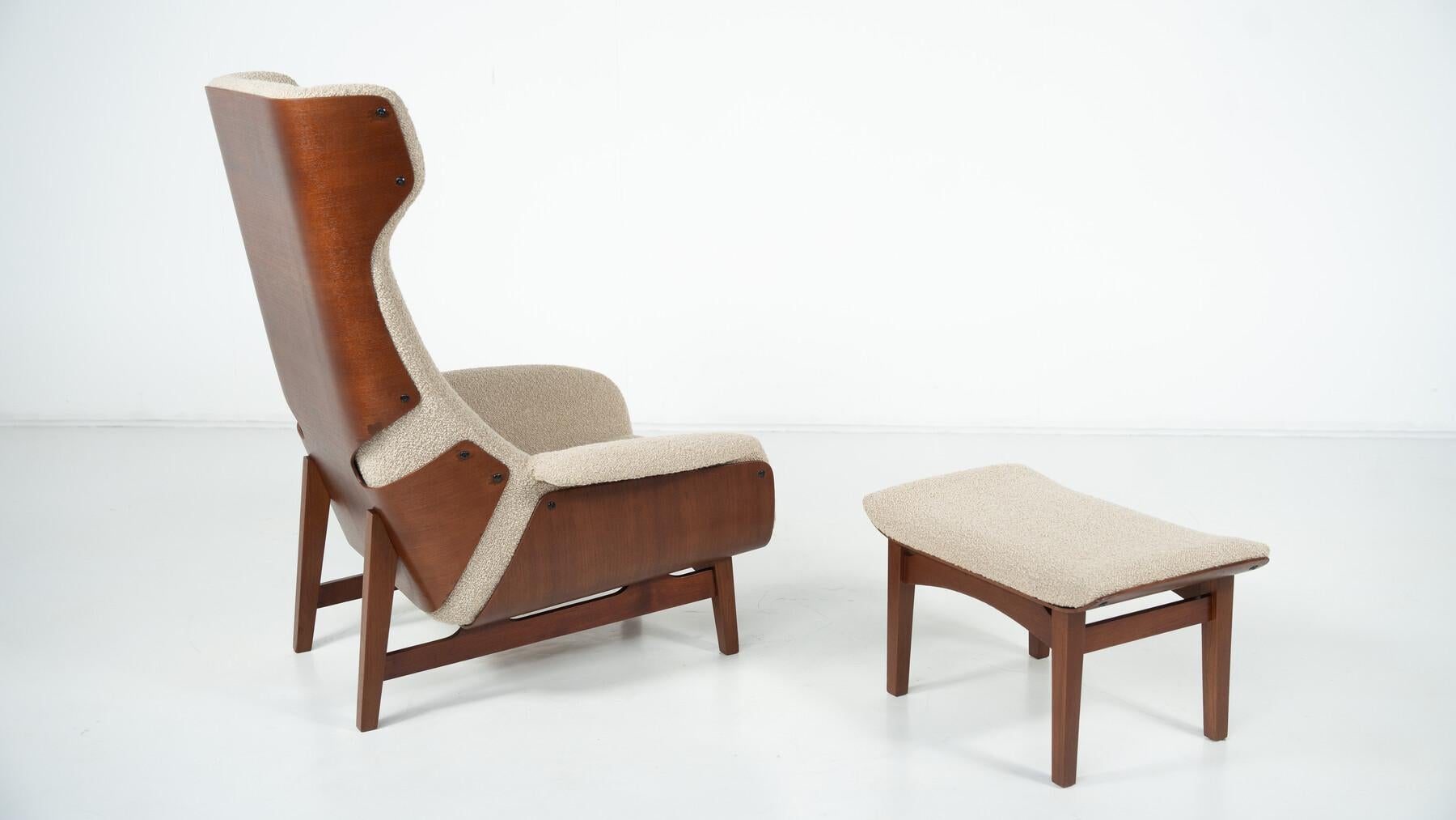 Mid-century Highback Armchair with Ottoman, 1960s - New upholstery en venta 13