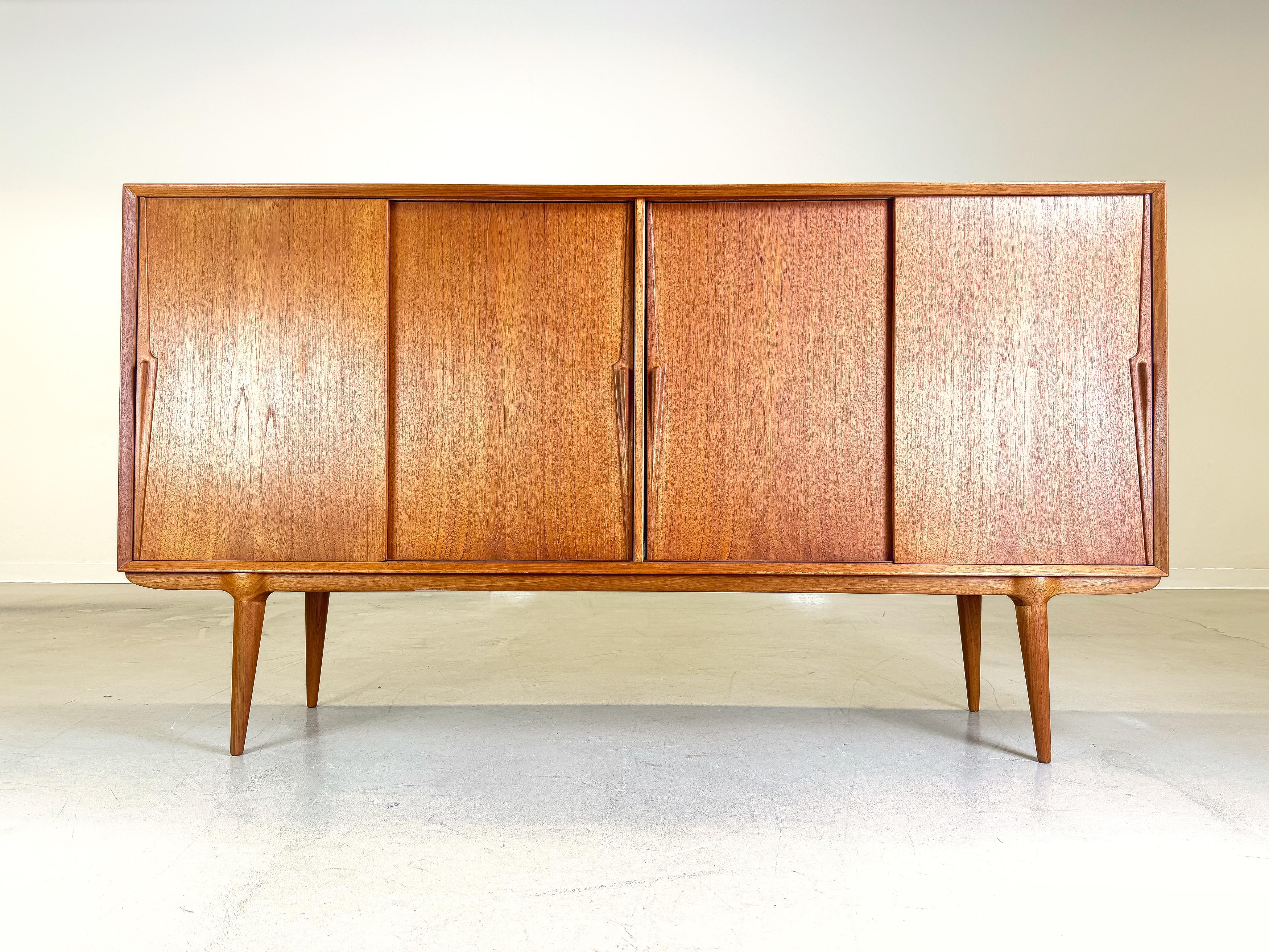 Danese Credenza Omann Jun di metà secolo Gunni Omann Teak in vendita
