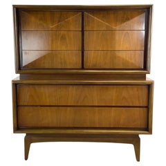 Mid-Century Highboy-Kommode mit Diamantfront von United