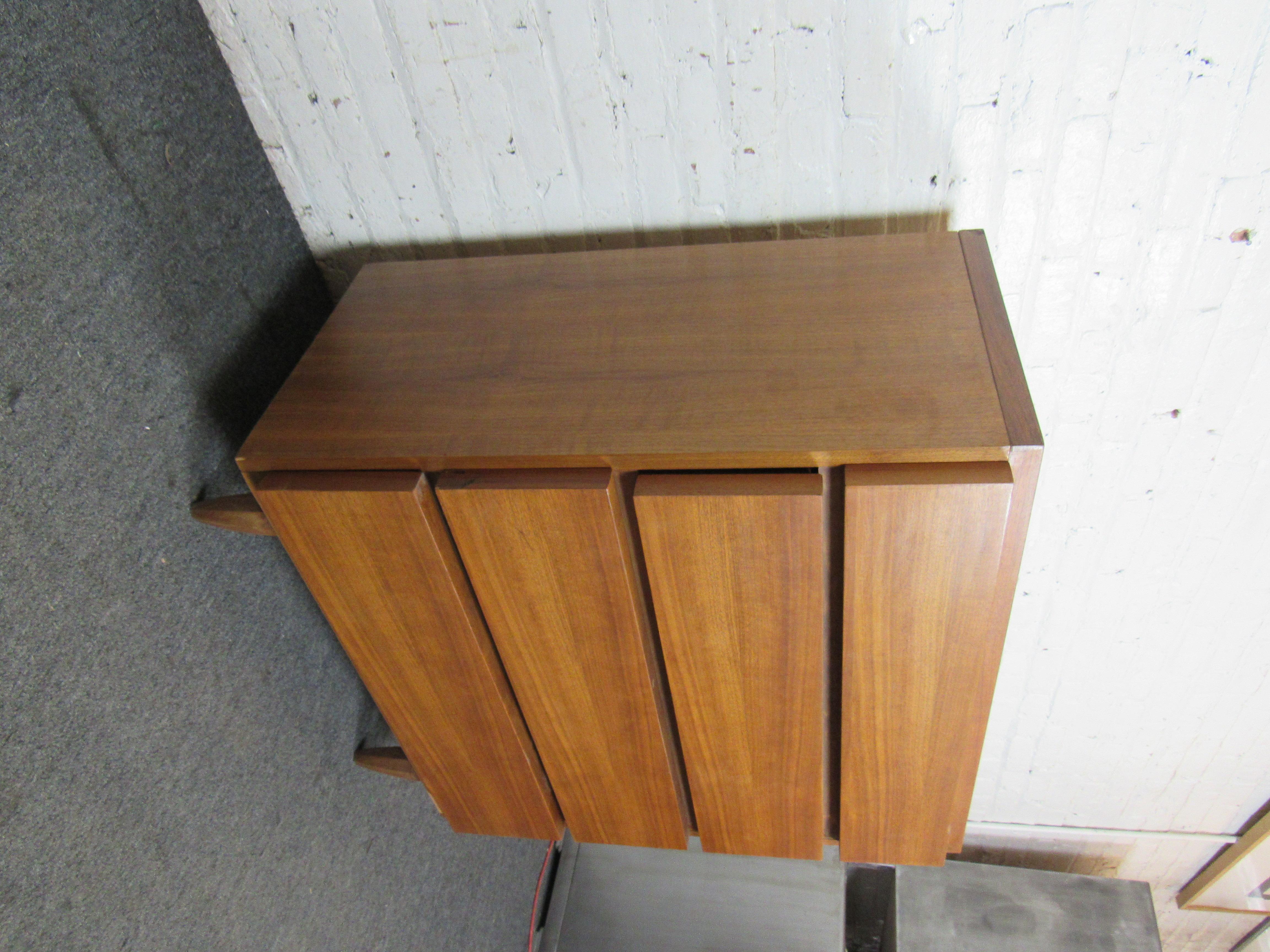Mid-Century Highboy Dresser by American of Martinsville In Good Condition In Brooklyn, NY