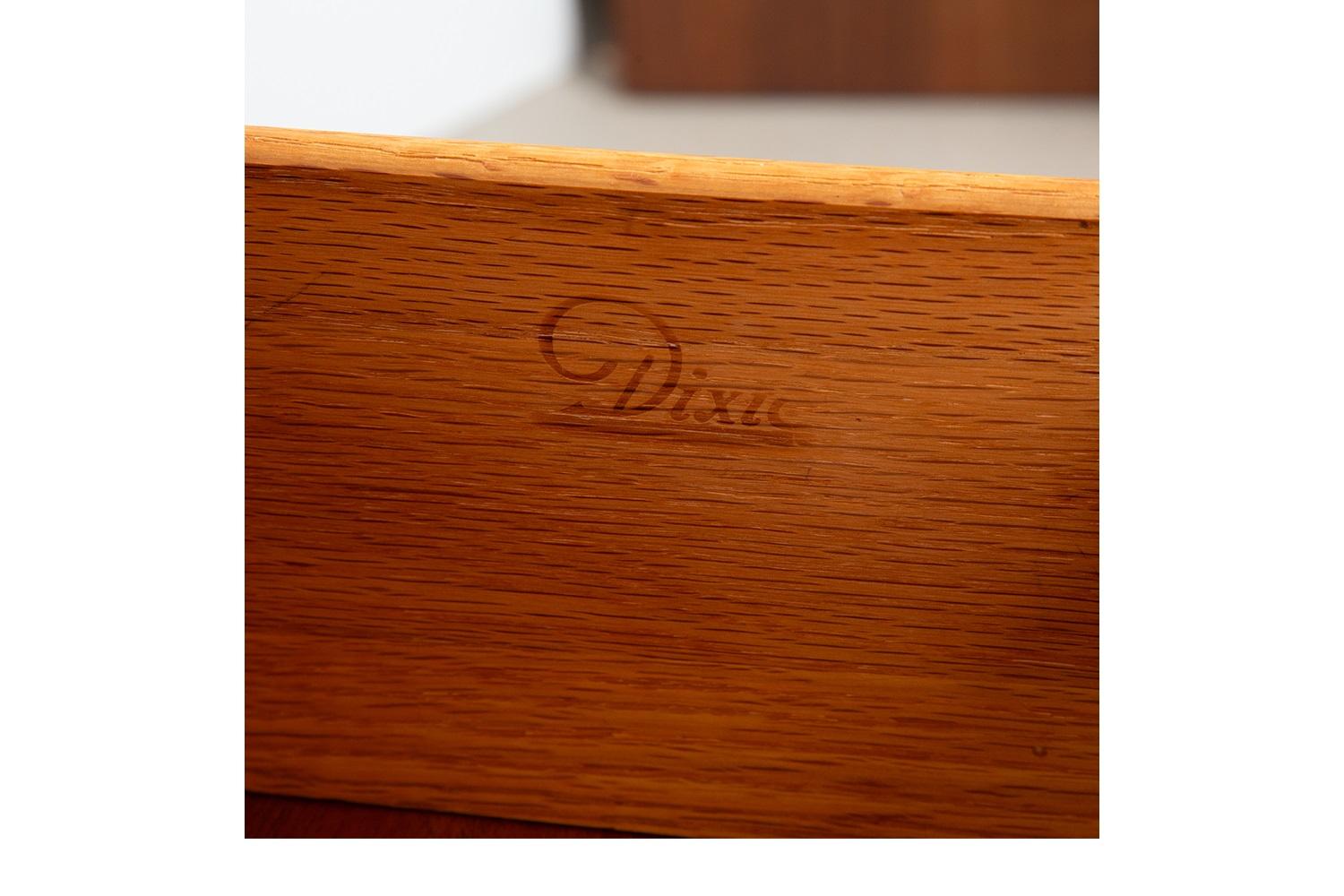 Americano Mid-Century Highboy Tall Walnut Dresser by Dixie Furniture in vendita