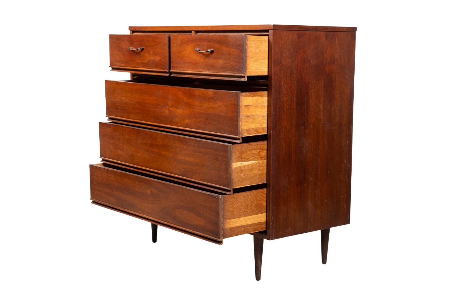 Mid-Century Highboy Tall Walnut Dresser by Dixie Furniture In condizioni discrete in vendita a Baltimore, MD