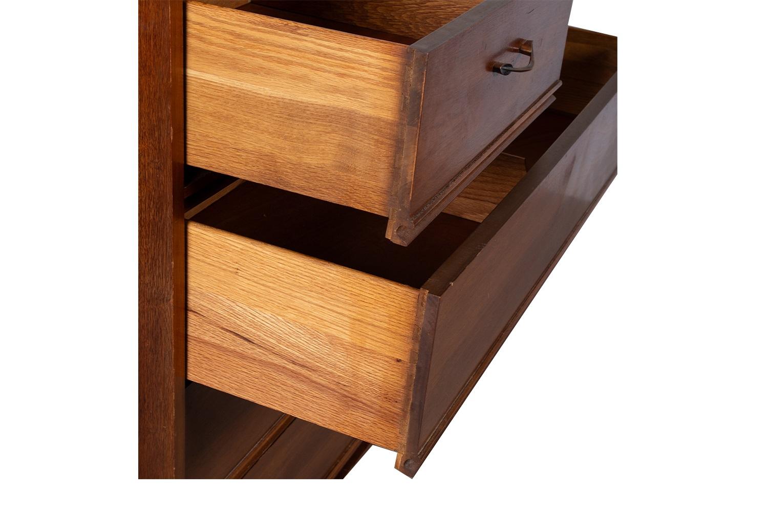 Mid-Century Highboy Tall Walnut Dresser by Dixie Furniture in vendita 1
