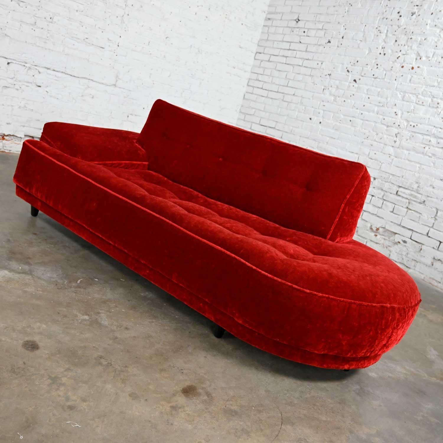 Mid Century Hollywood Regency Art Deco Style Crushed Red Velvet Chaise Lounge 3