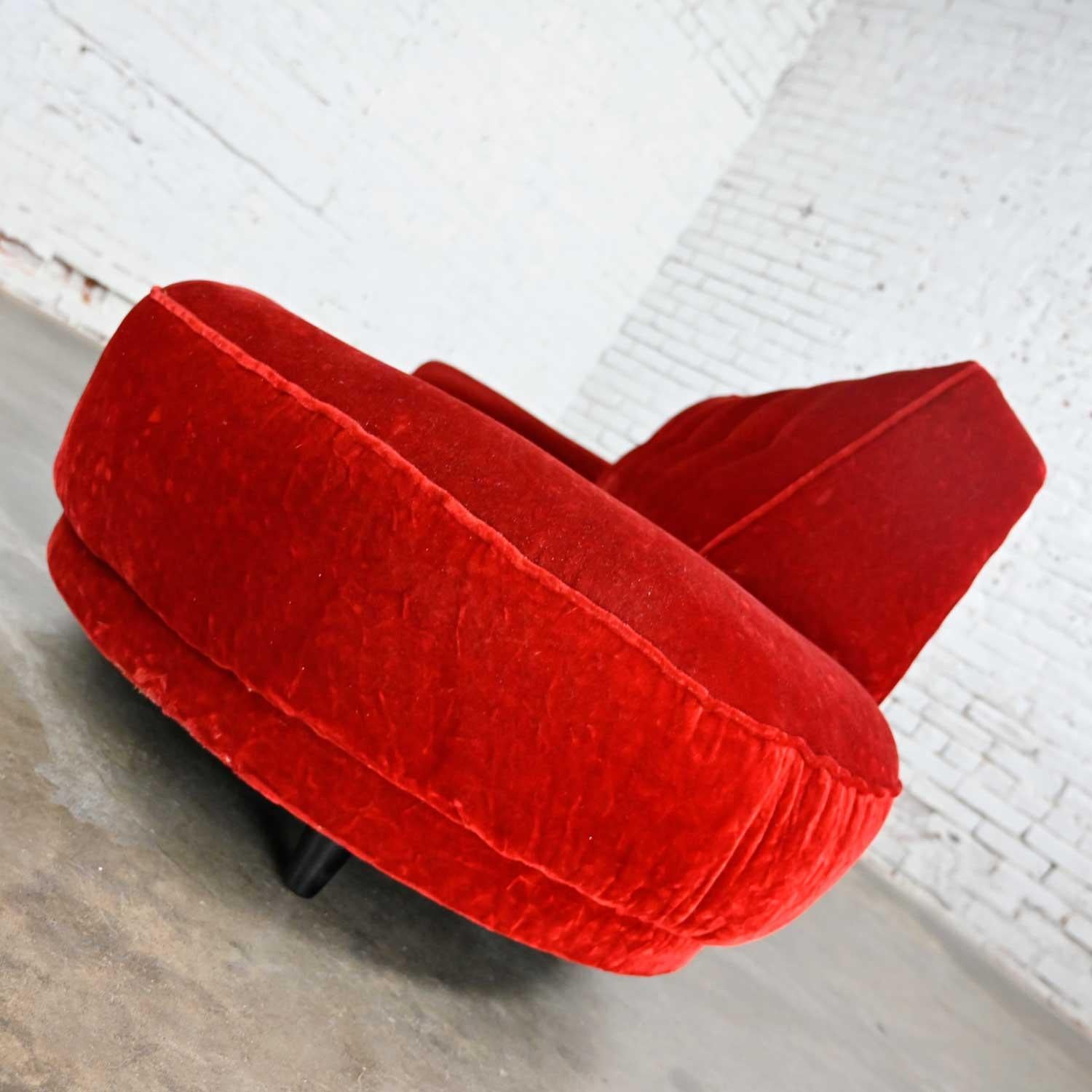 20th Century Mid Century Hollywood Regency Art Deco Style Crushed Red Velvet Chaise Lounge