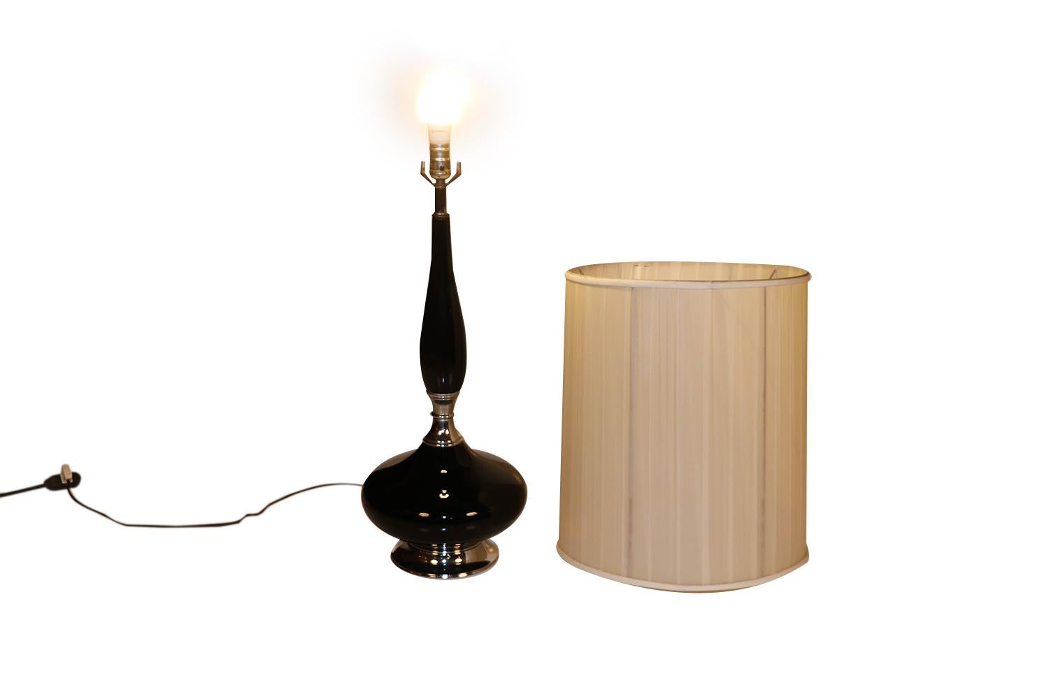 Midcentury Hollywood Regency Black Ceramic Chrome Table Lamp For Sale 1