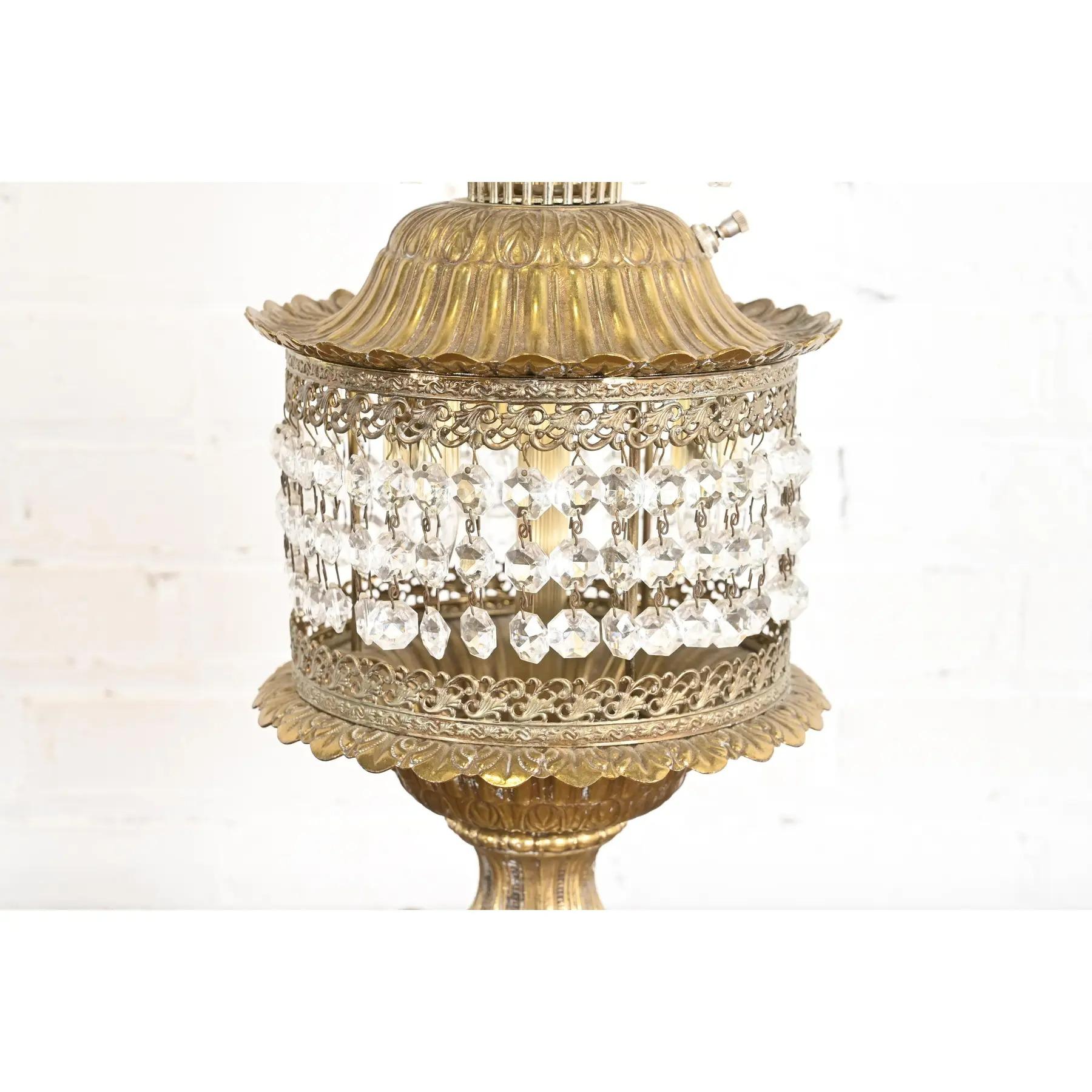 Lampada da tavolo a cascata grande di metà secolo Hollywood Regency in ottone e cristallo in vendita 4