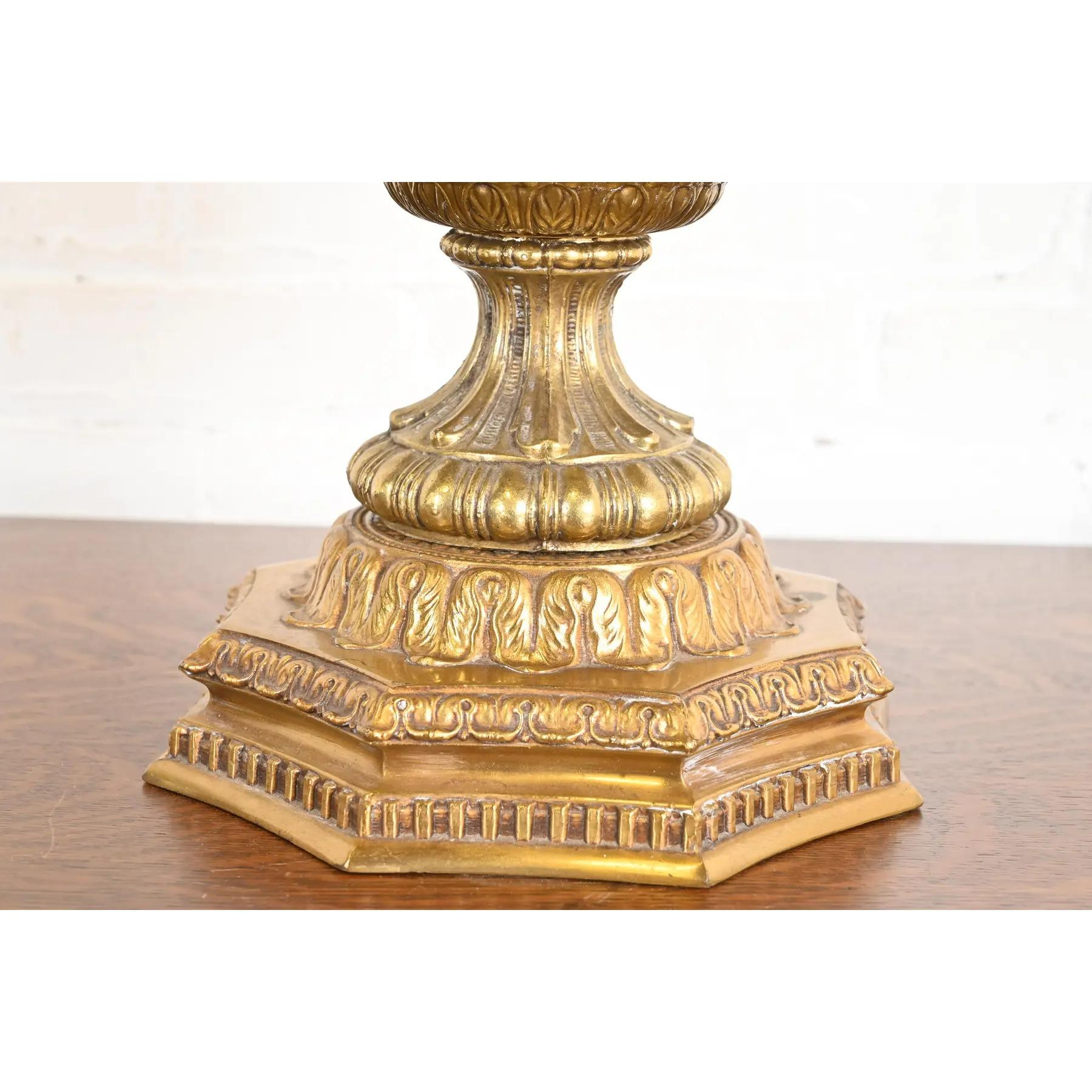 Lampada da tavolo a cascata grande di metà secolo Hollywood Regency in ottone e cristallo in vendita 5