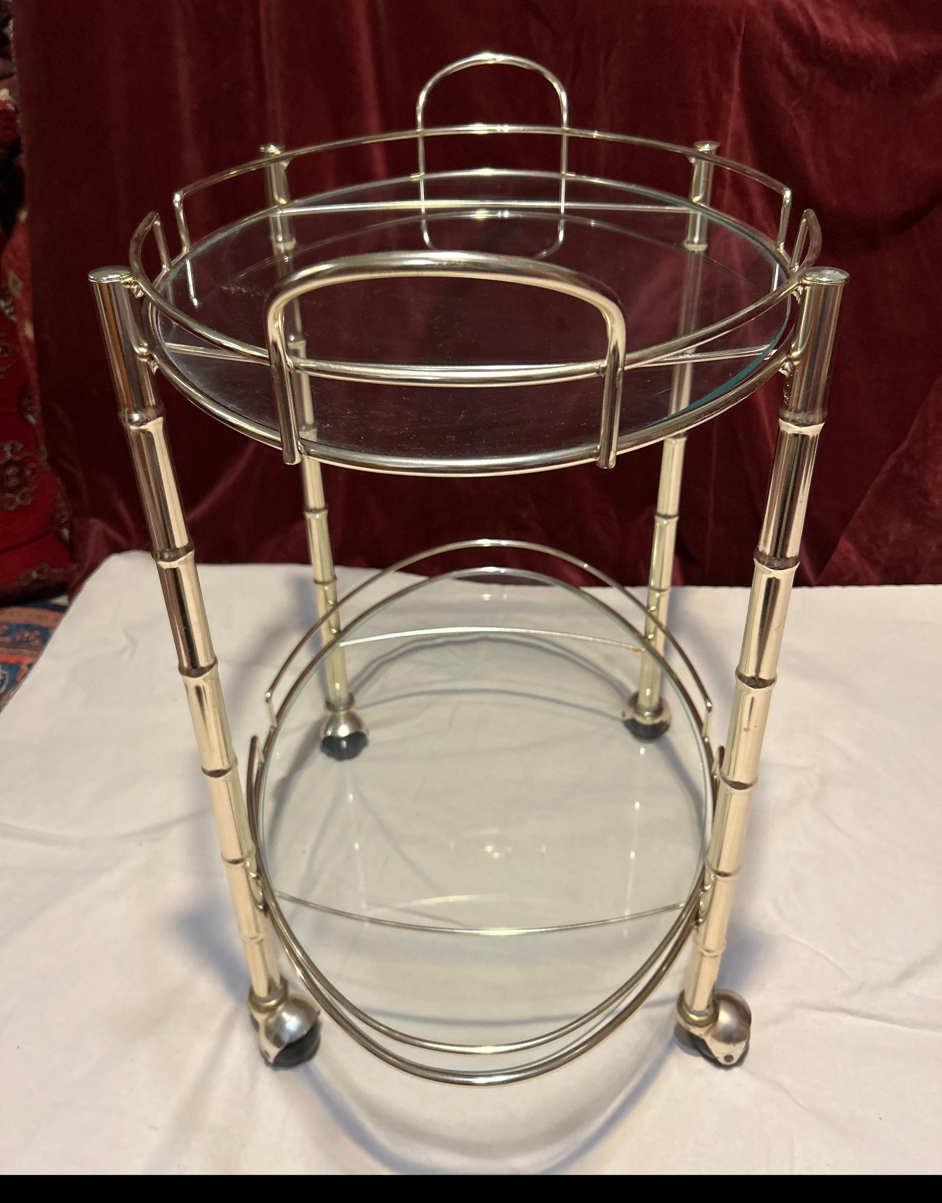 Mid Century Hollywood Regency Brass Bamboo Motif Circular Bar Cart On Casters For Sale 5