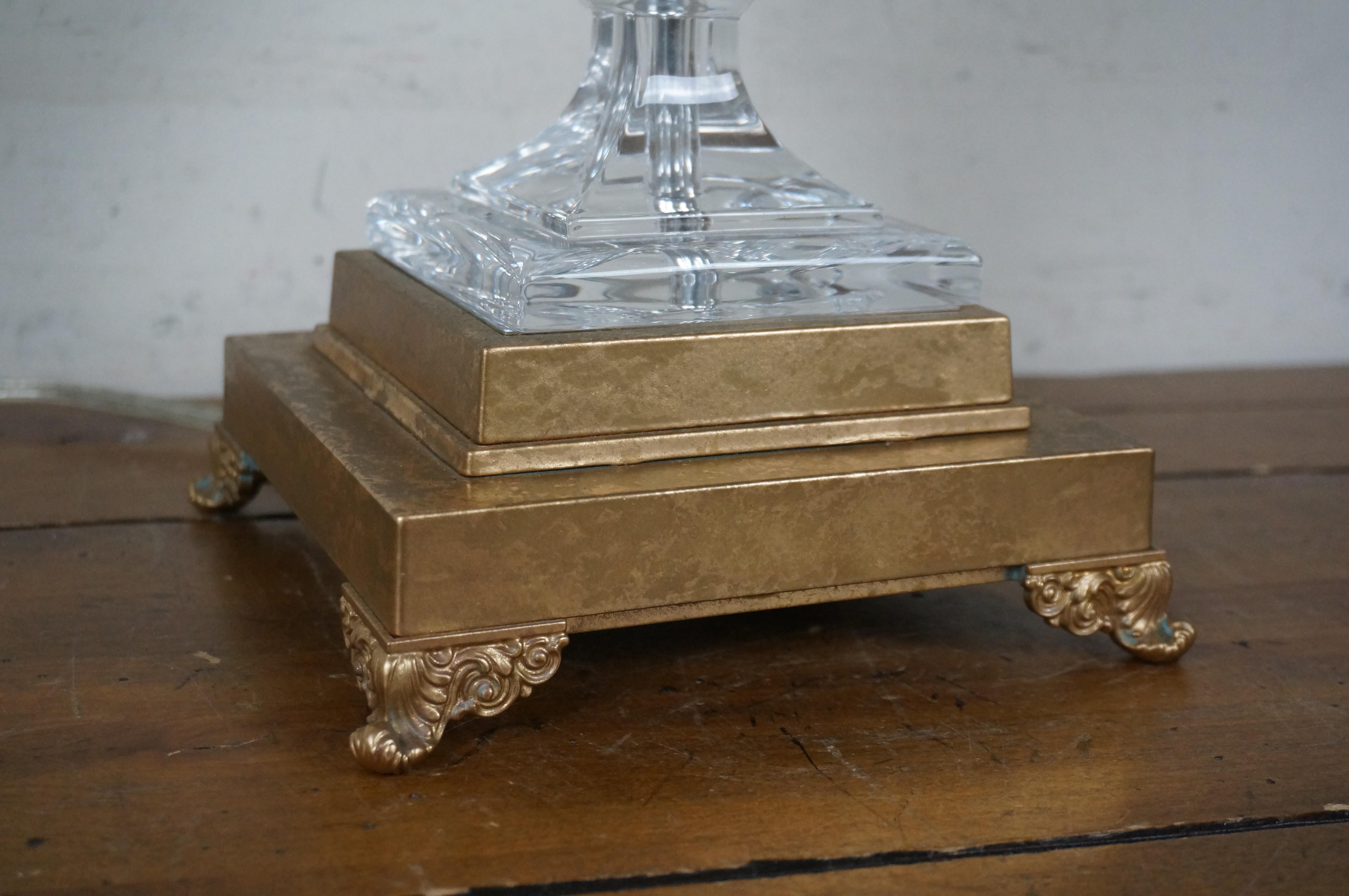 20ième siècle Lampe de table Trophée en laiton et cristal 