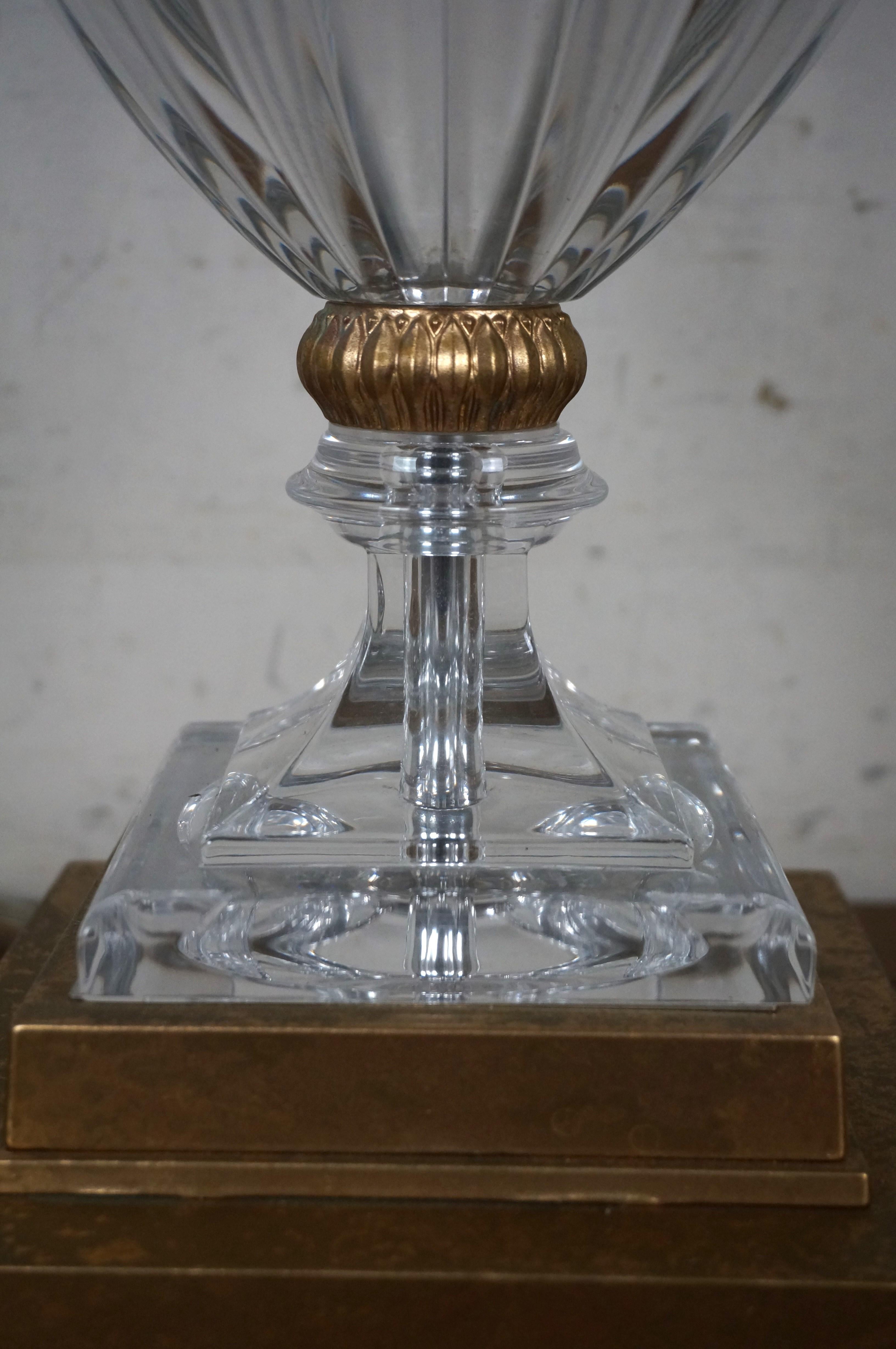 Laiton Lampe de table Trophée en laiton et cristal 