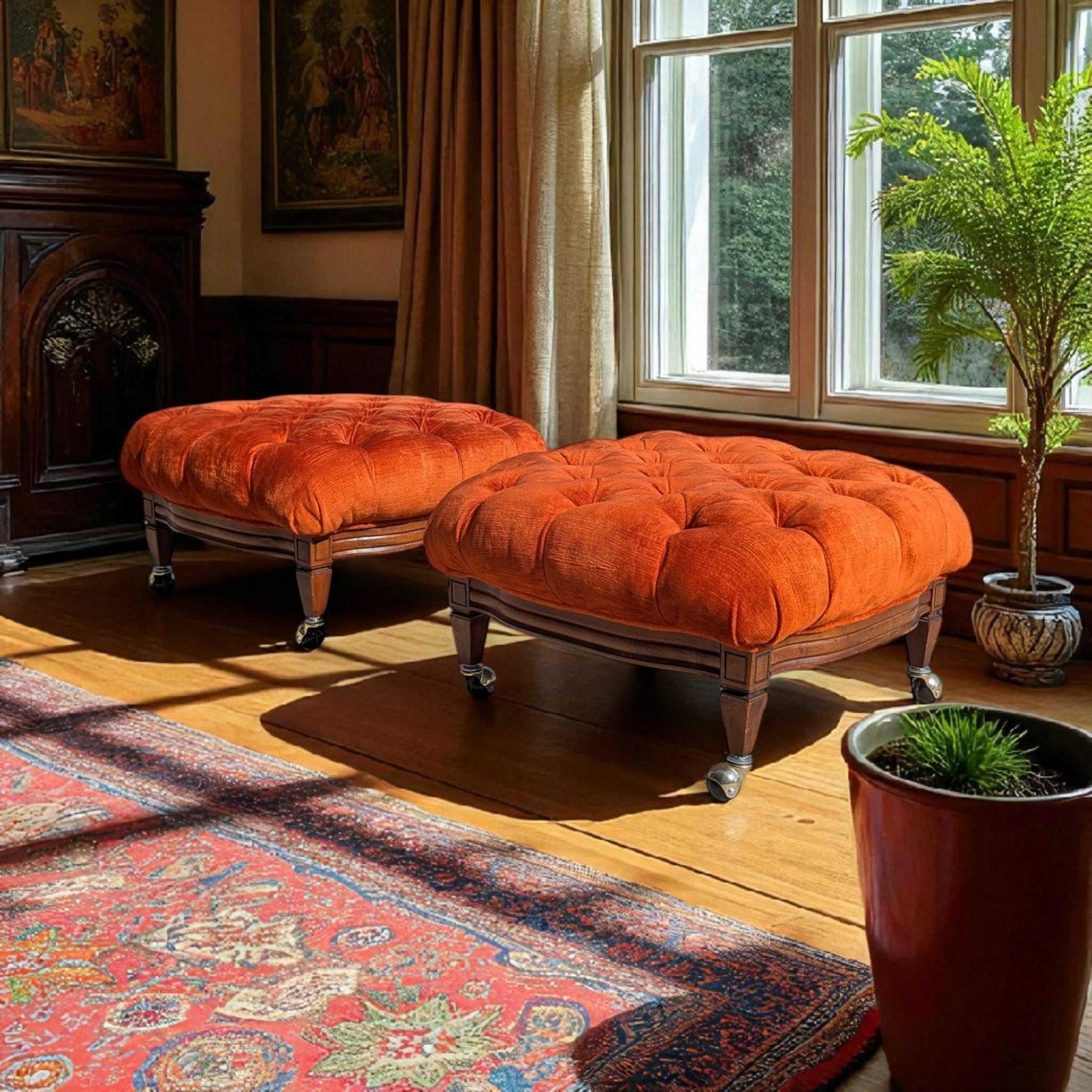 Hollywood-Regency-Ottomanen aus der Jahrhundertmitte in gebranntem Orange mit Kordtuft, paarweise im Angebot 5