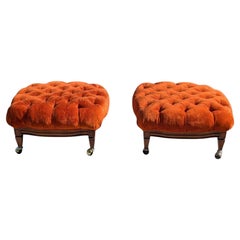 Hollywood-Regency-Ottomanen aus der Jahrhundertmitte in gebranntem Orange mit Kordtuft, paarweise